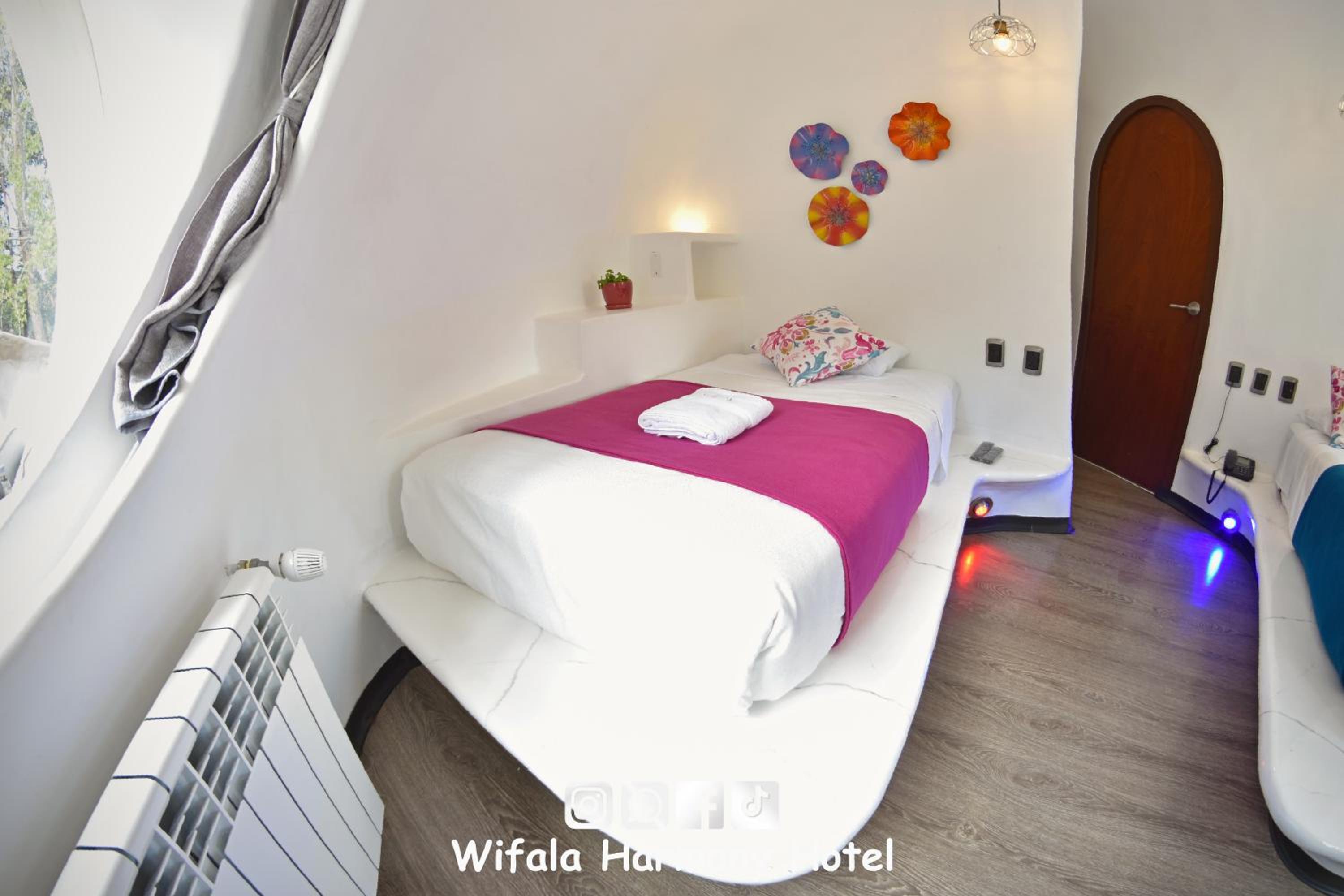 Standard Double Room - Photo 2