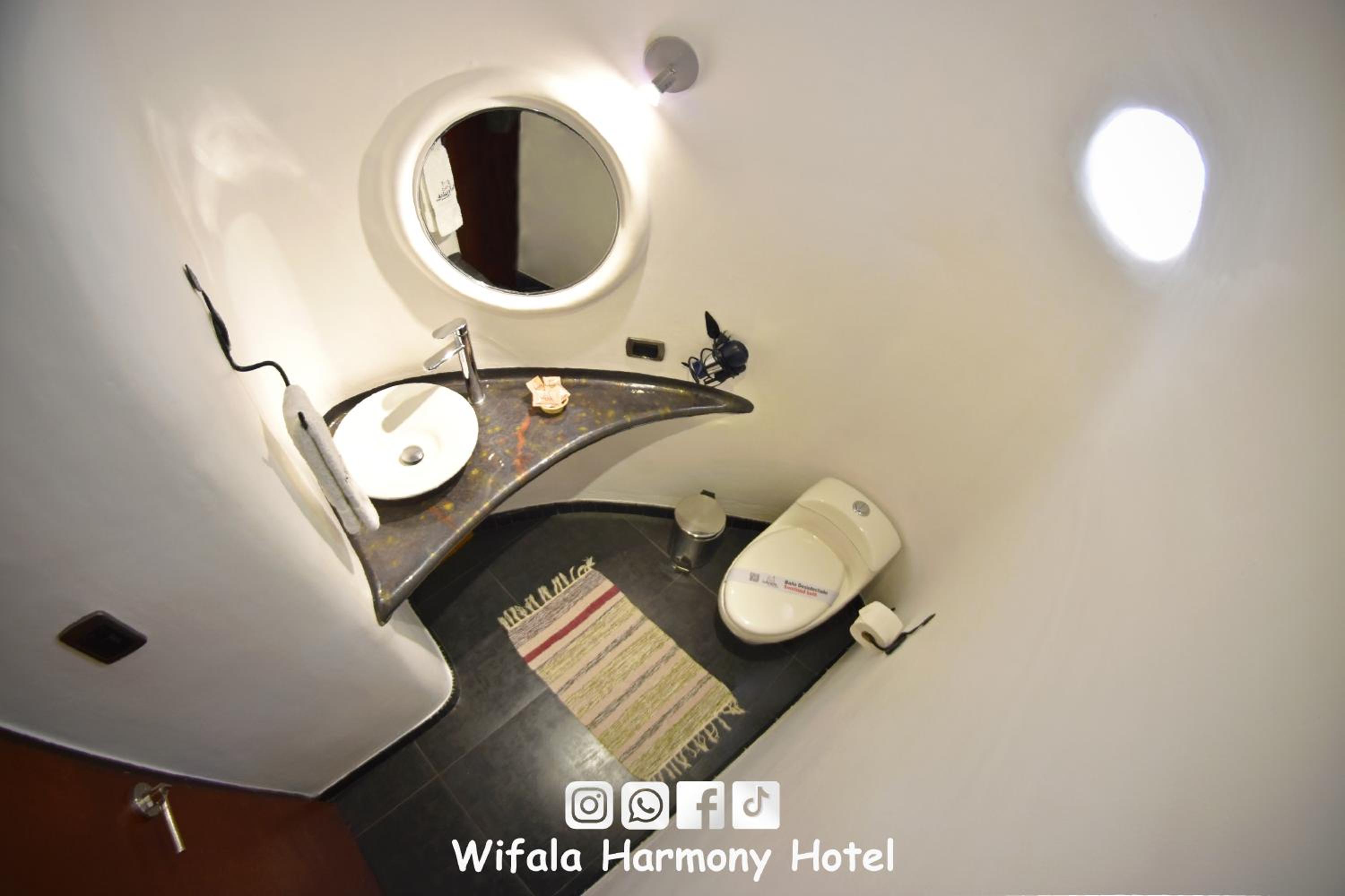 Standard Double Room - Photo 9