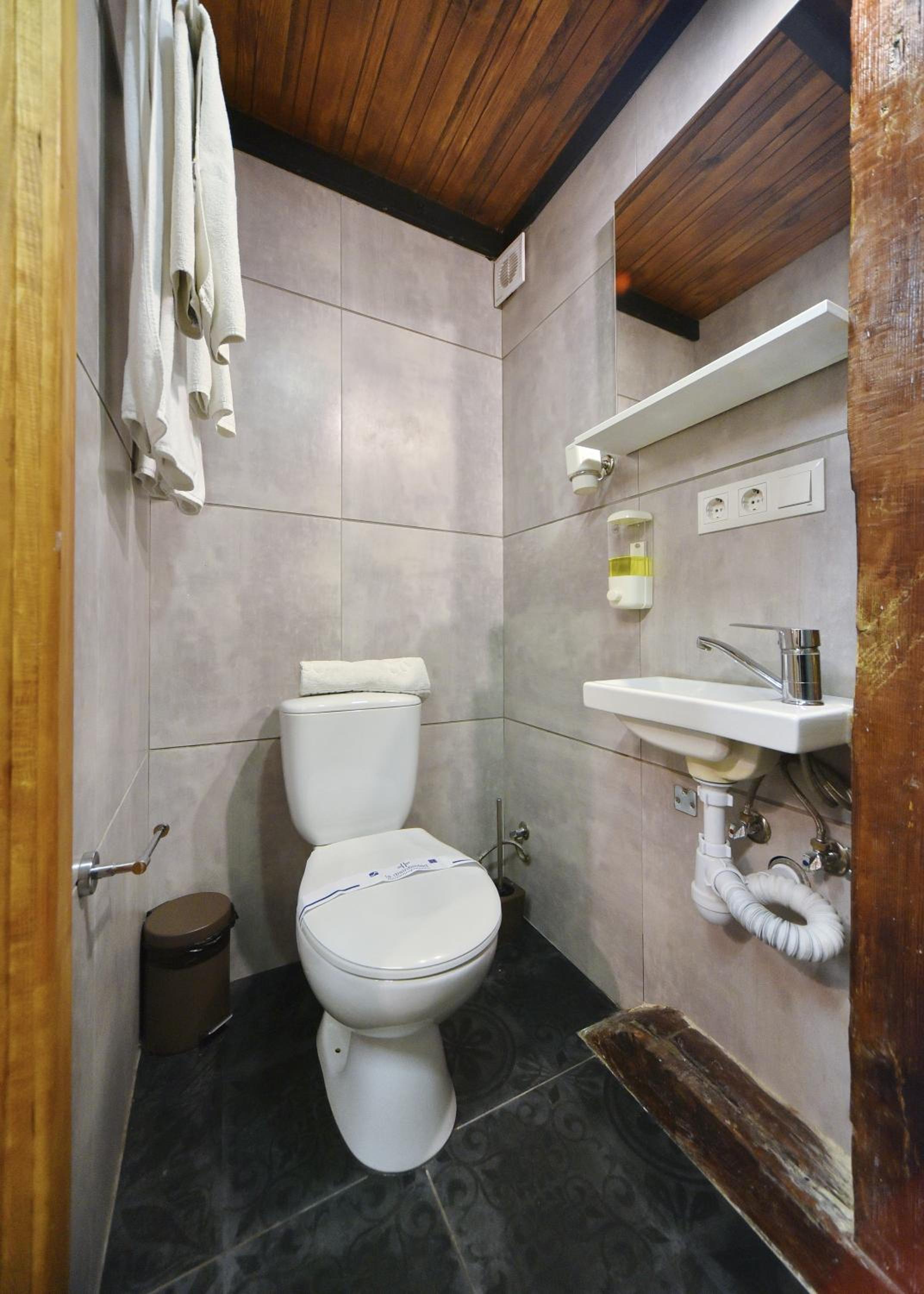 Standard Double Room photo 2