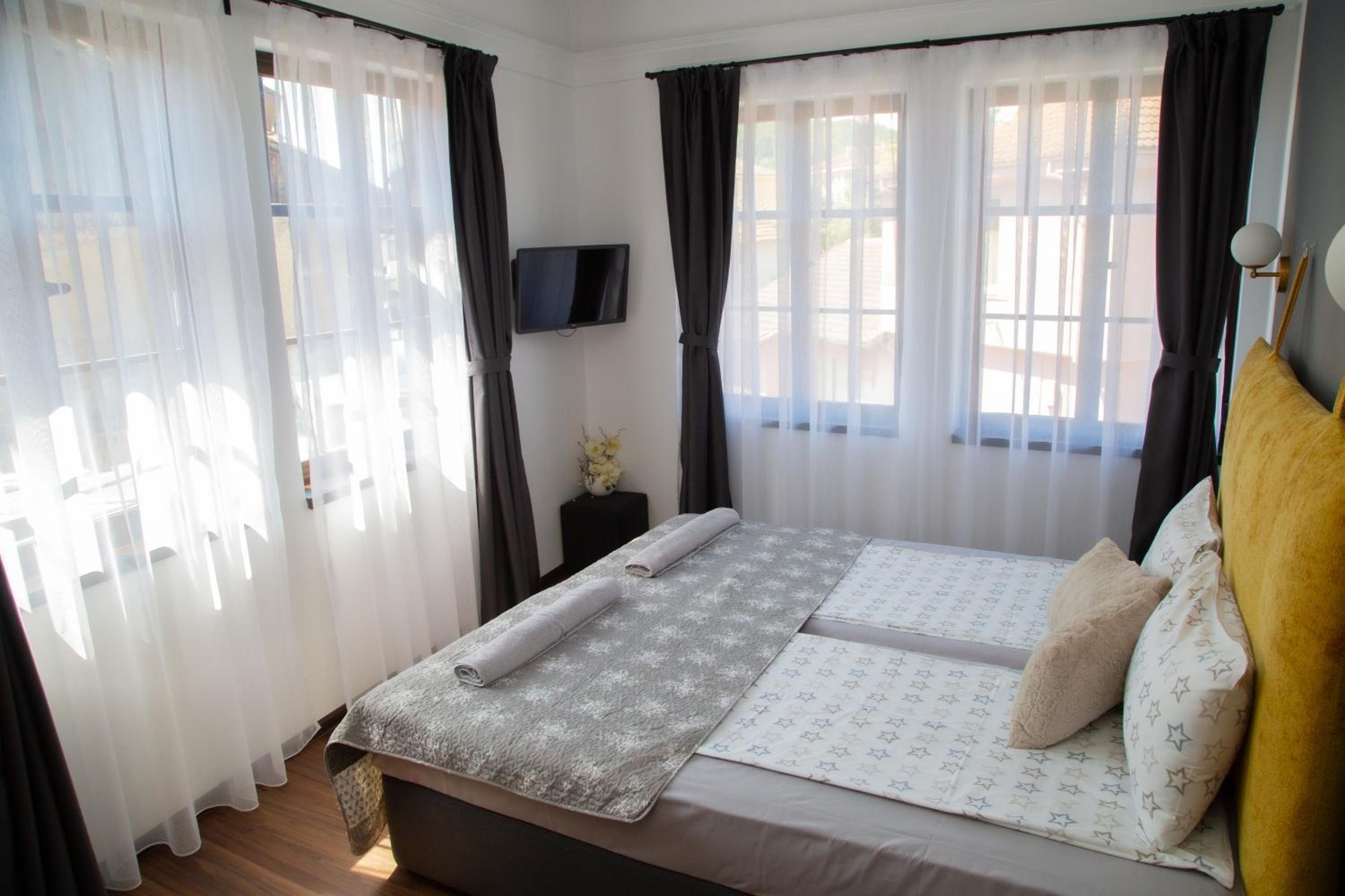 Standard Double Room photo 3