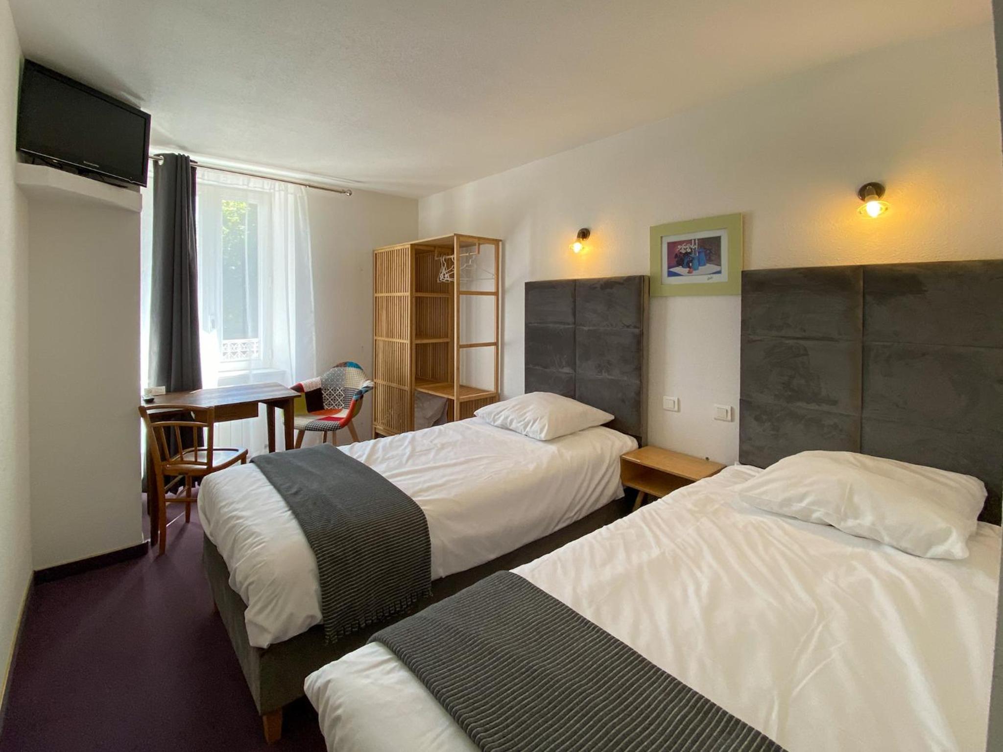 Twin Room - Photo 1