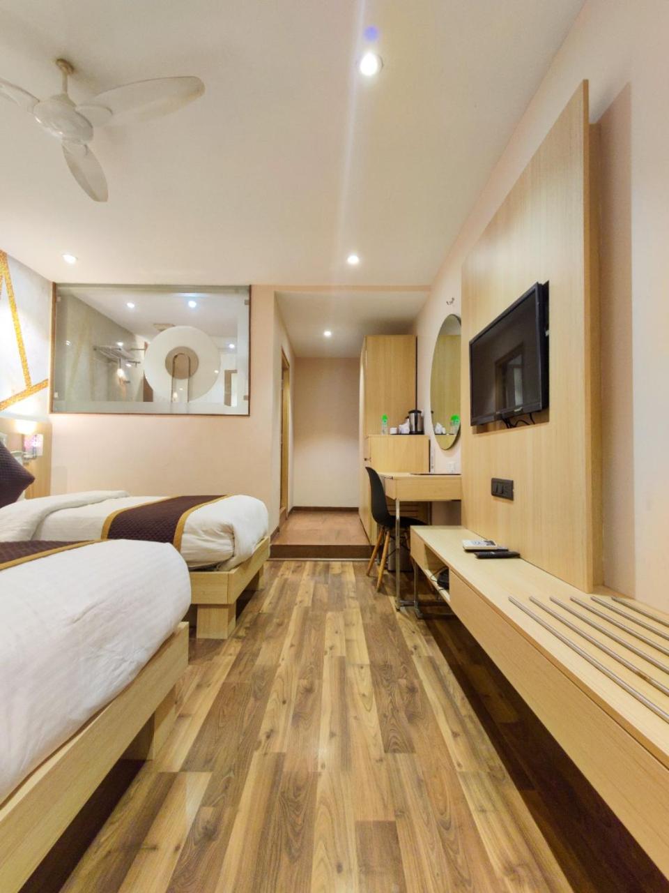 Deluxe Twin Room - Photo 7
