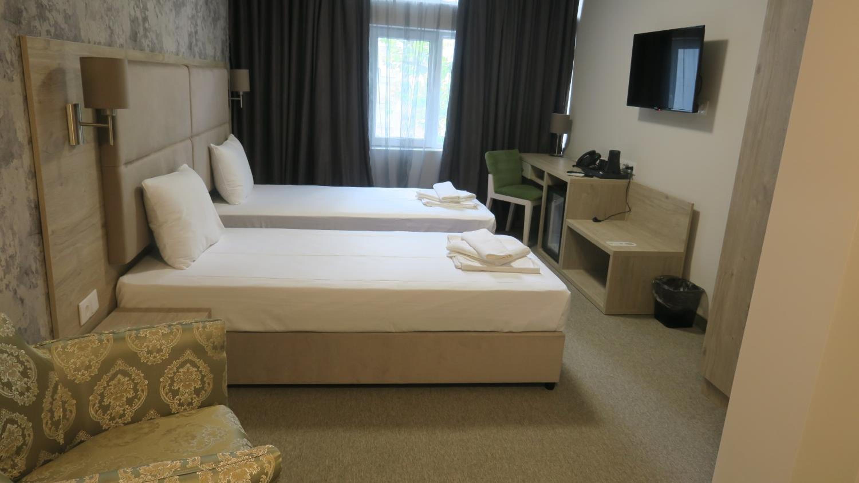 Superior Twin Room - Photo 3