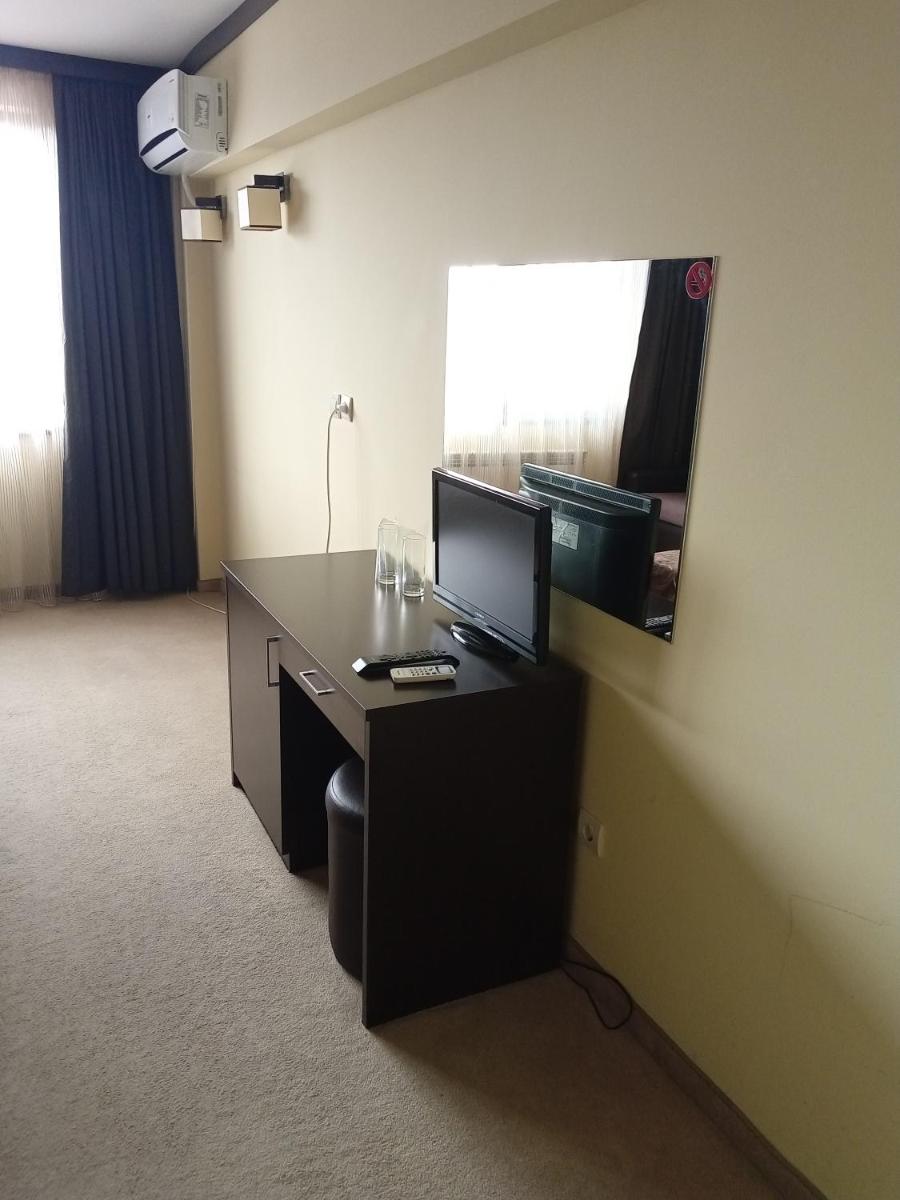 Double Room with Pool View photo 2