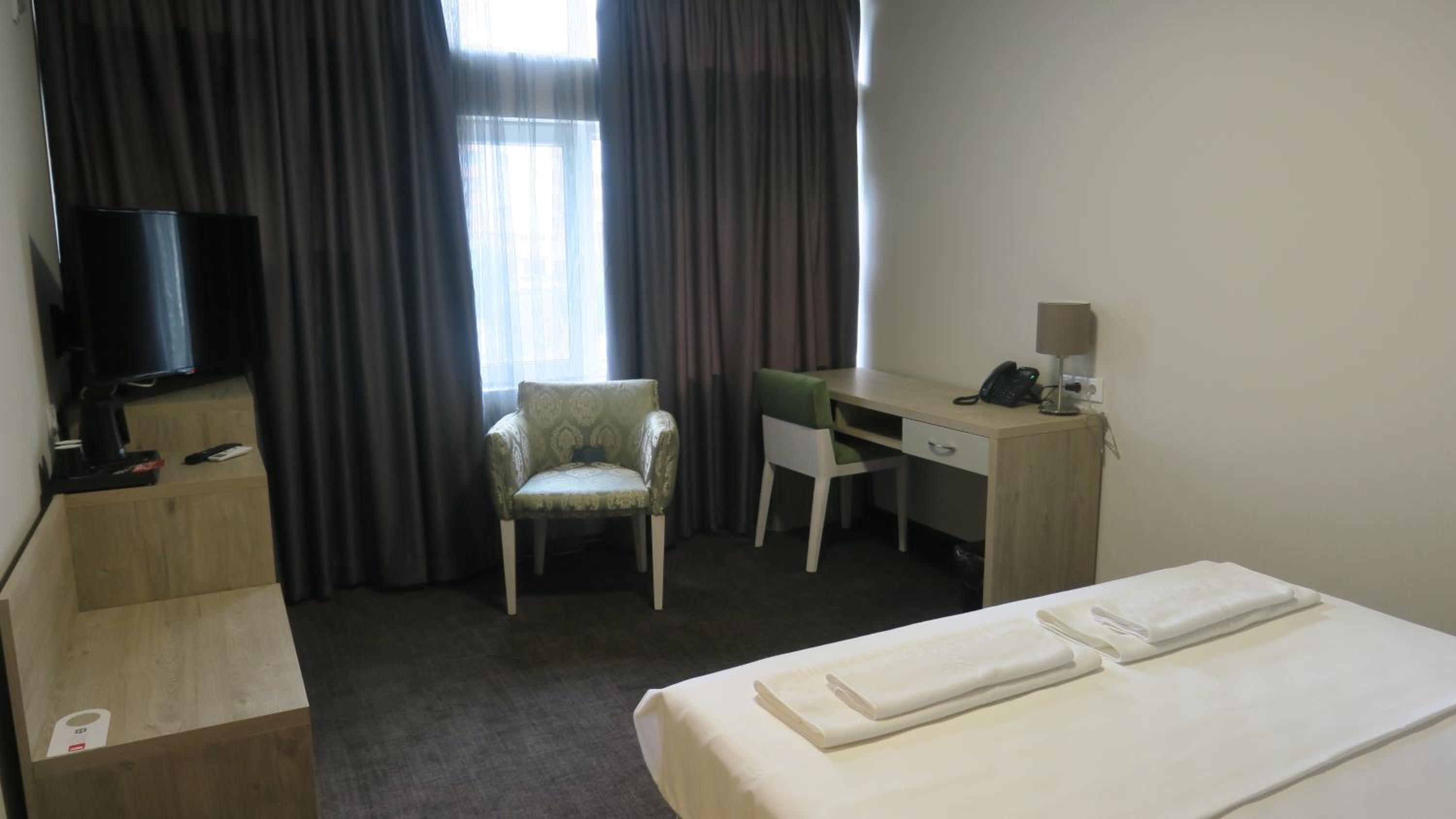 Superior King Room - Photo 2