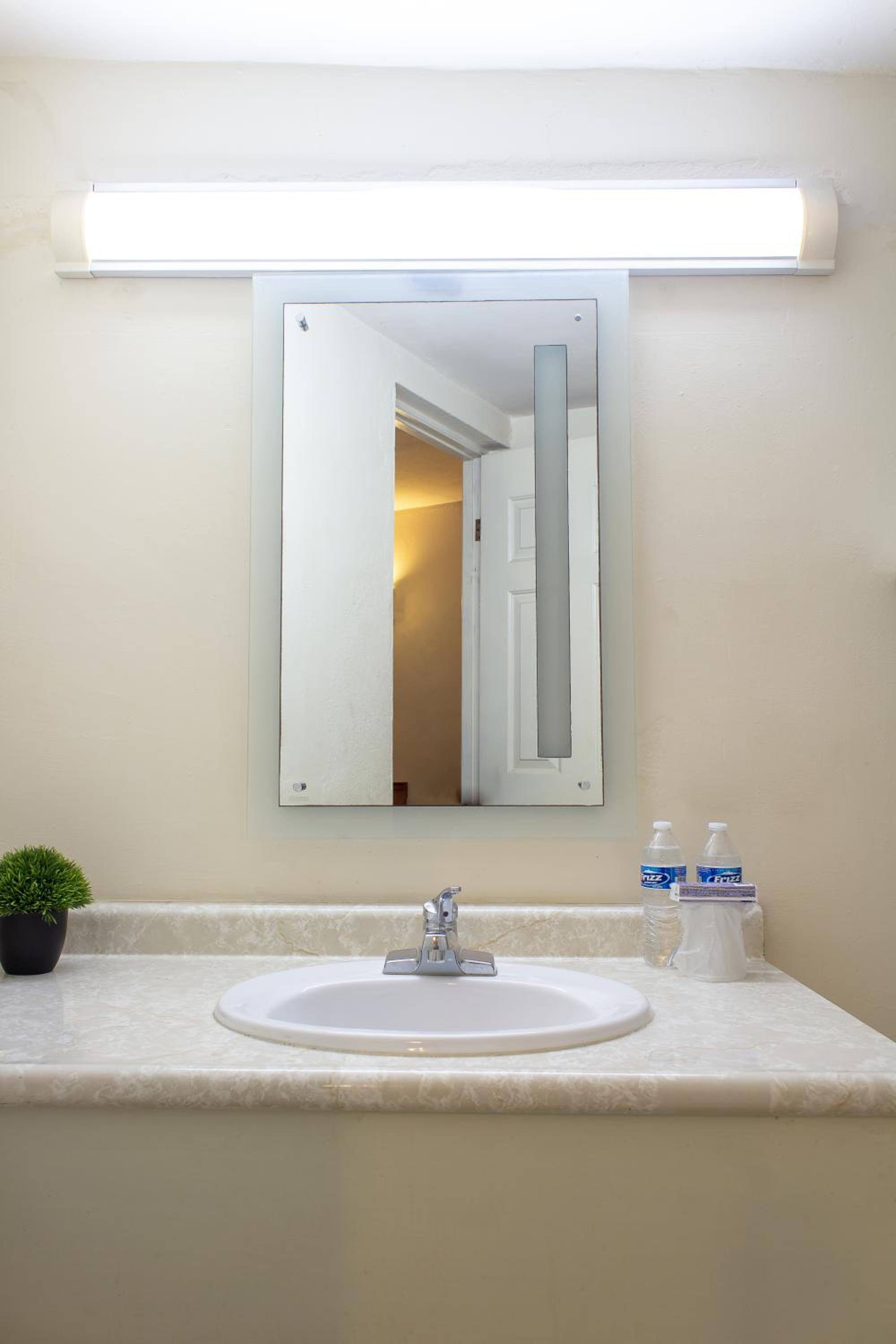 Double or Twin Room - Photo 11