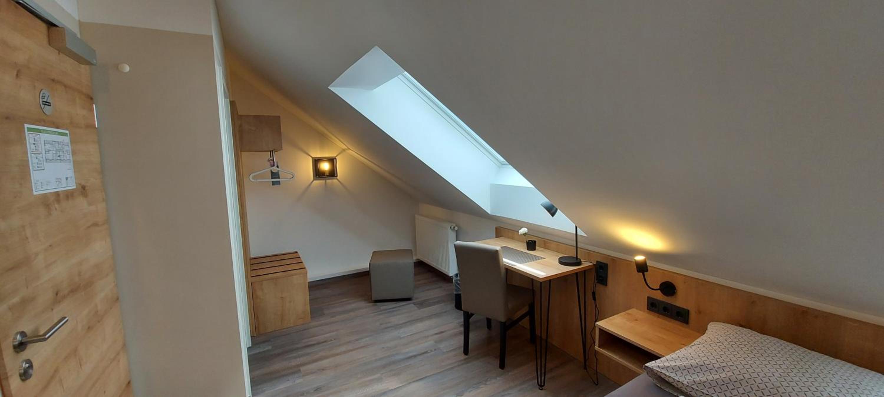Budget Double Room photo 3