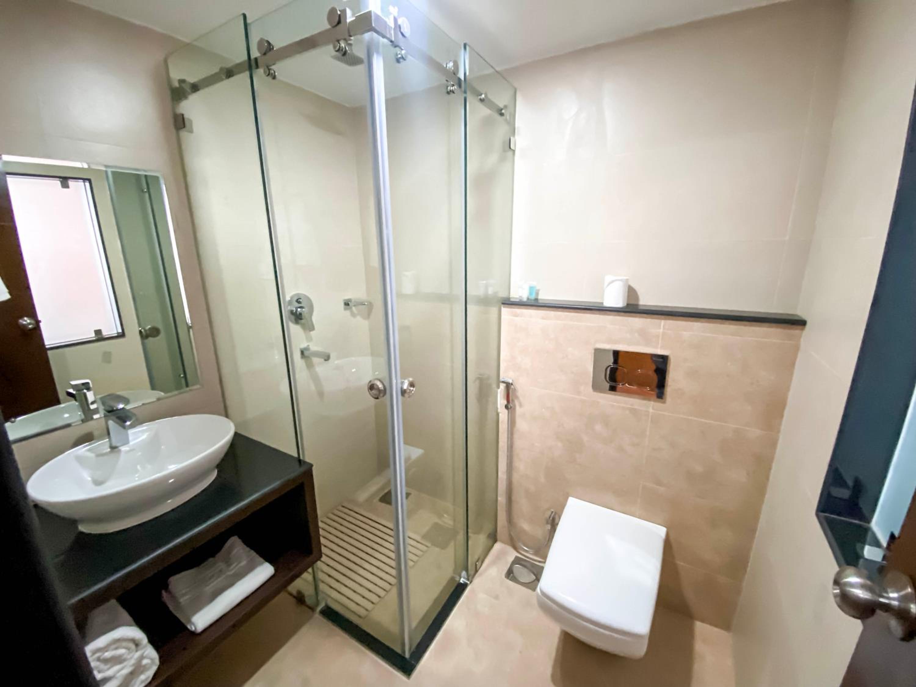 Standard Double Room - Photo 5