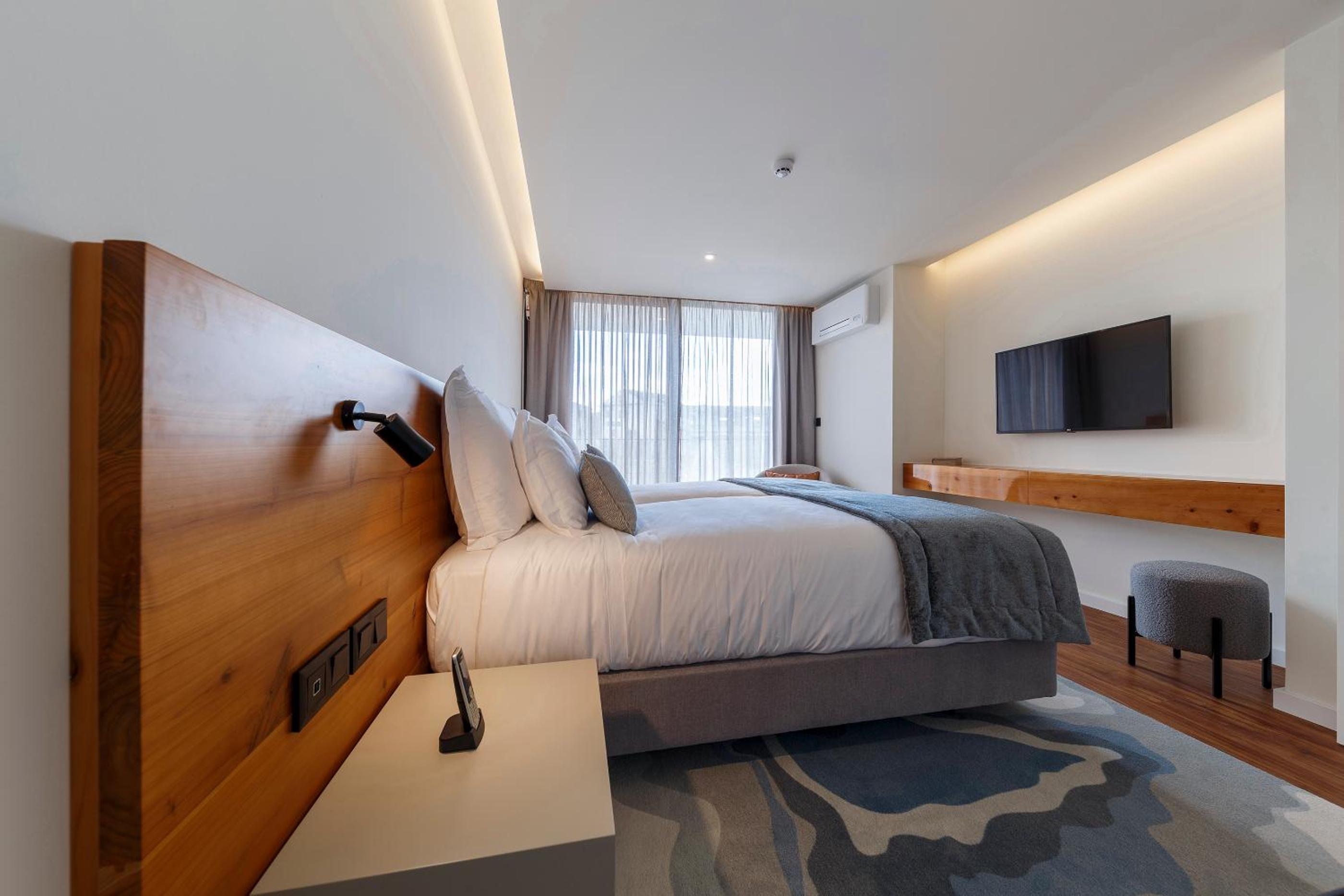 One-Bedroom Apartment - Photo 11