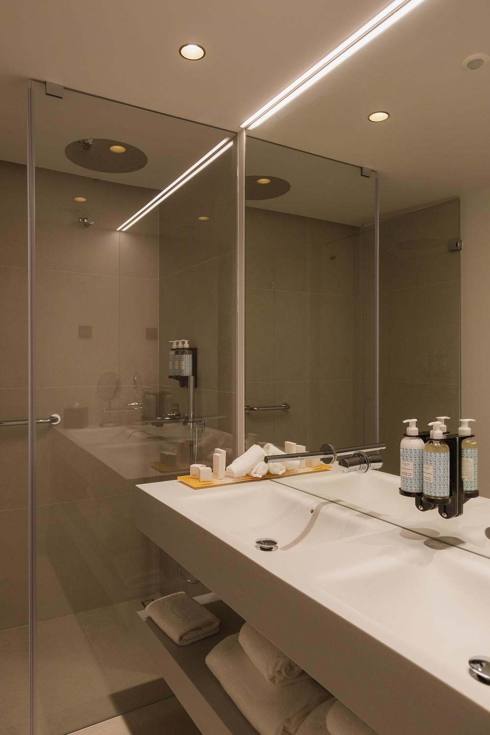 Executive Suite with City View - Photo 24