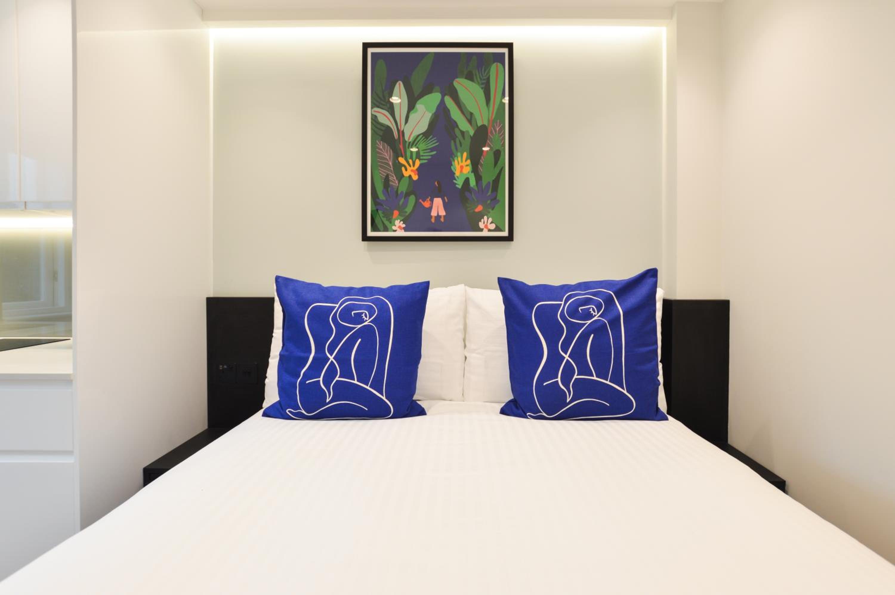 Small Studio Apartment photo 2