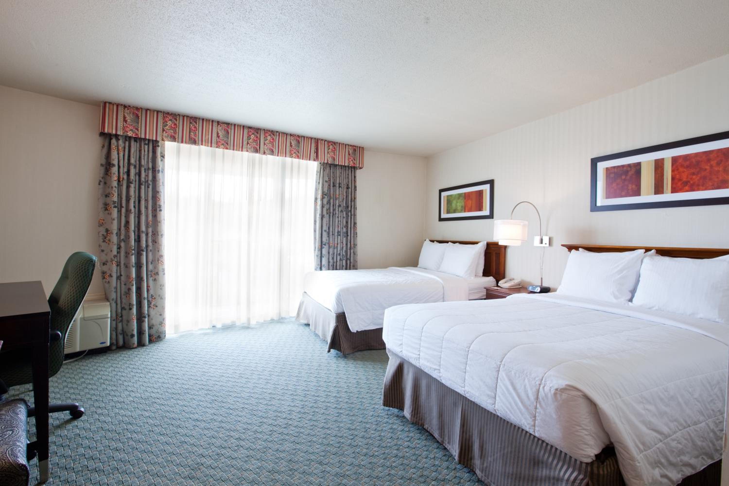 Queen Room with Two Queen Beds and Balcony - Accessible/Non-smoking - Photo 3