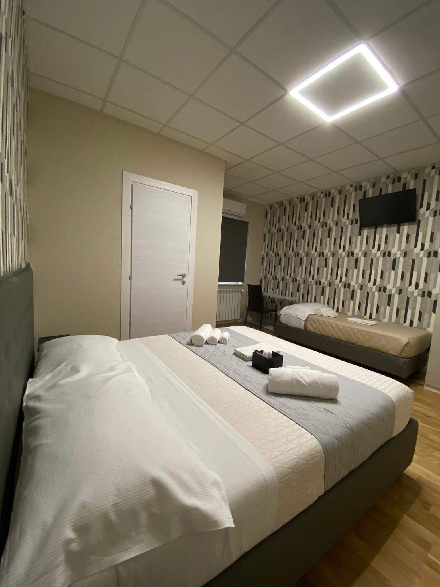 Triple Room - Photo 6