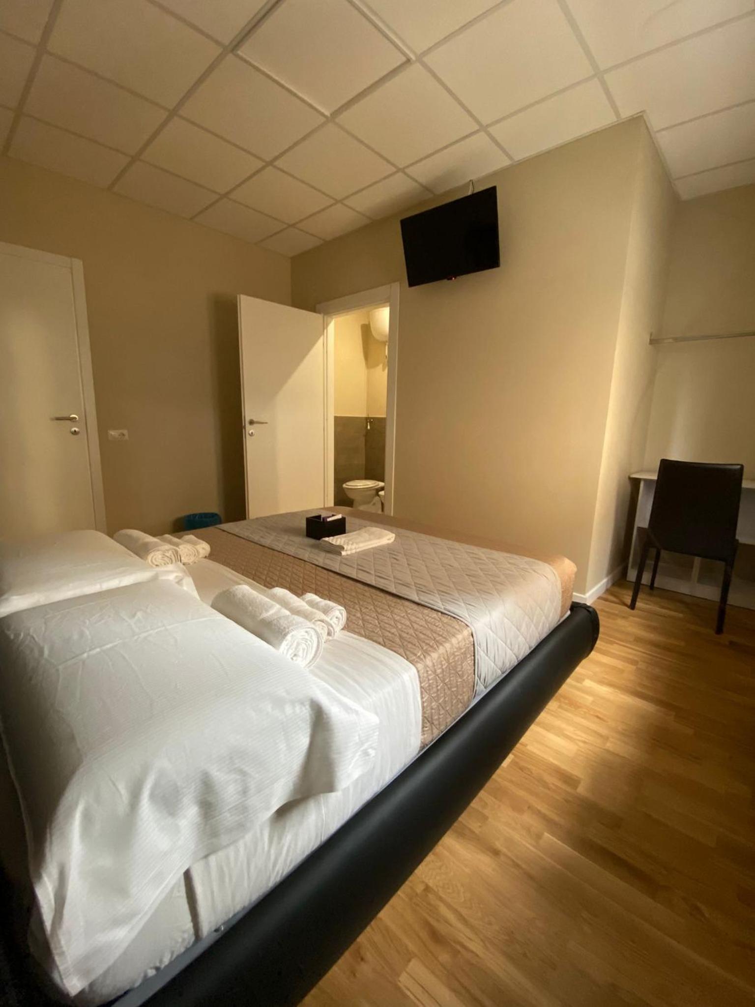 Double Room - Photo 1