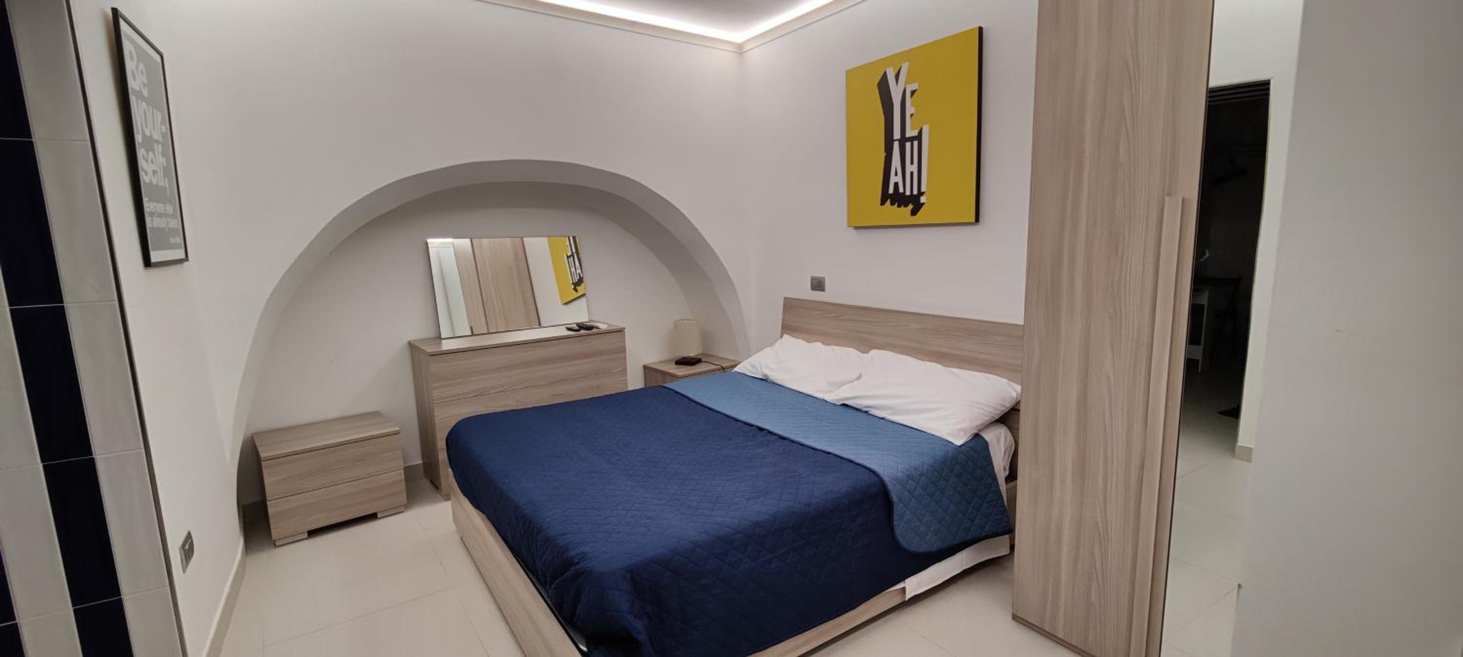 One-Bedroom Apartment - Photo 1