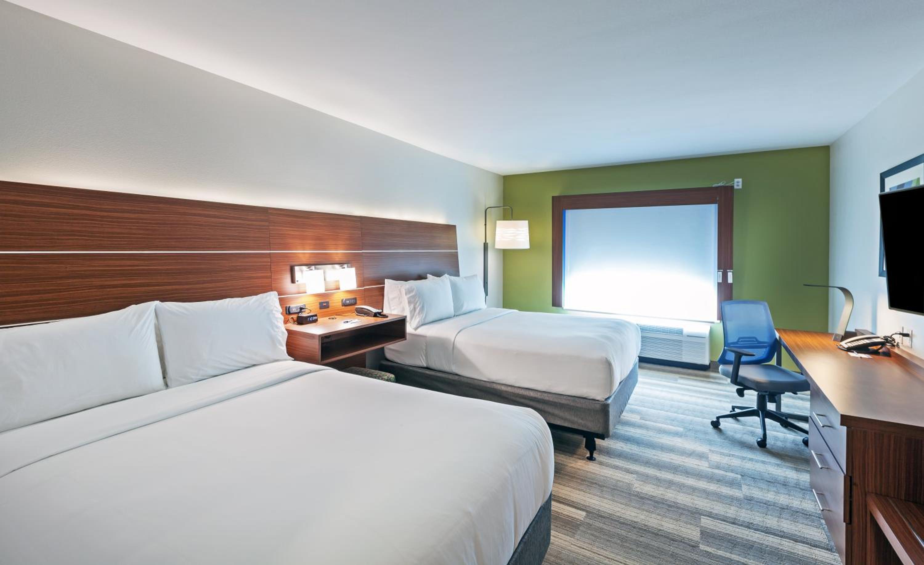 Queen Room with Two Queen Beds - Hearing Accessible
