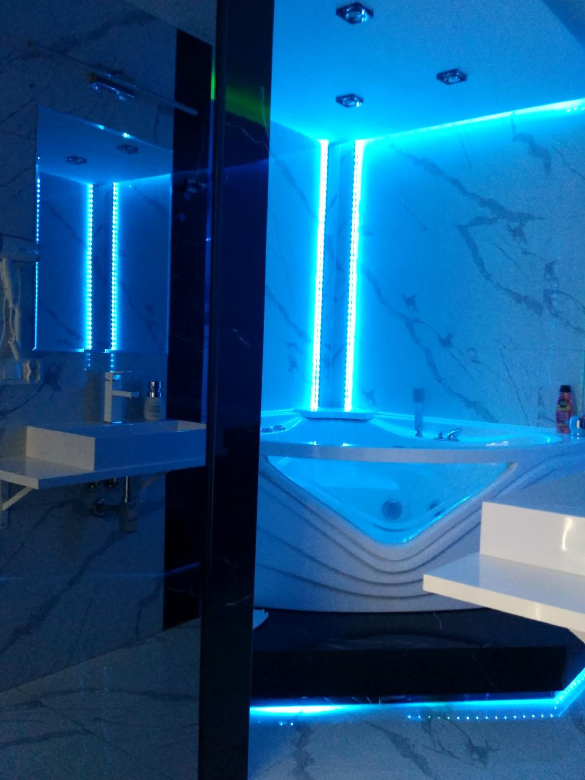 Queen Room with Spa Bath - Photo 19