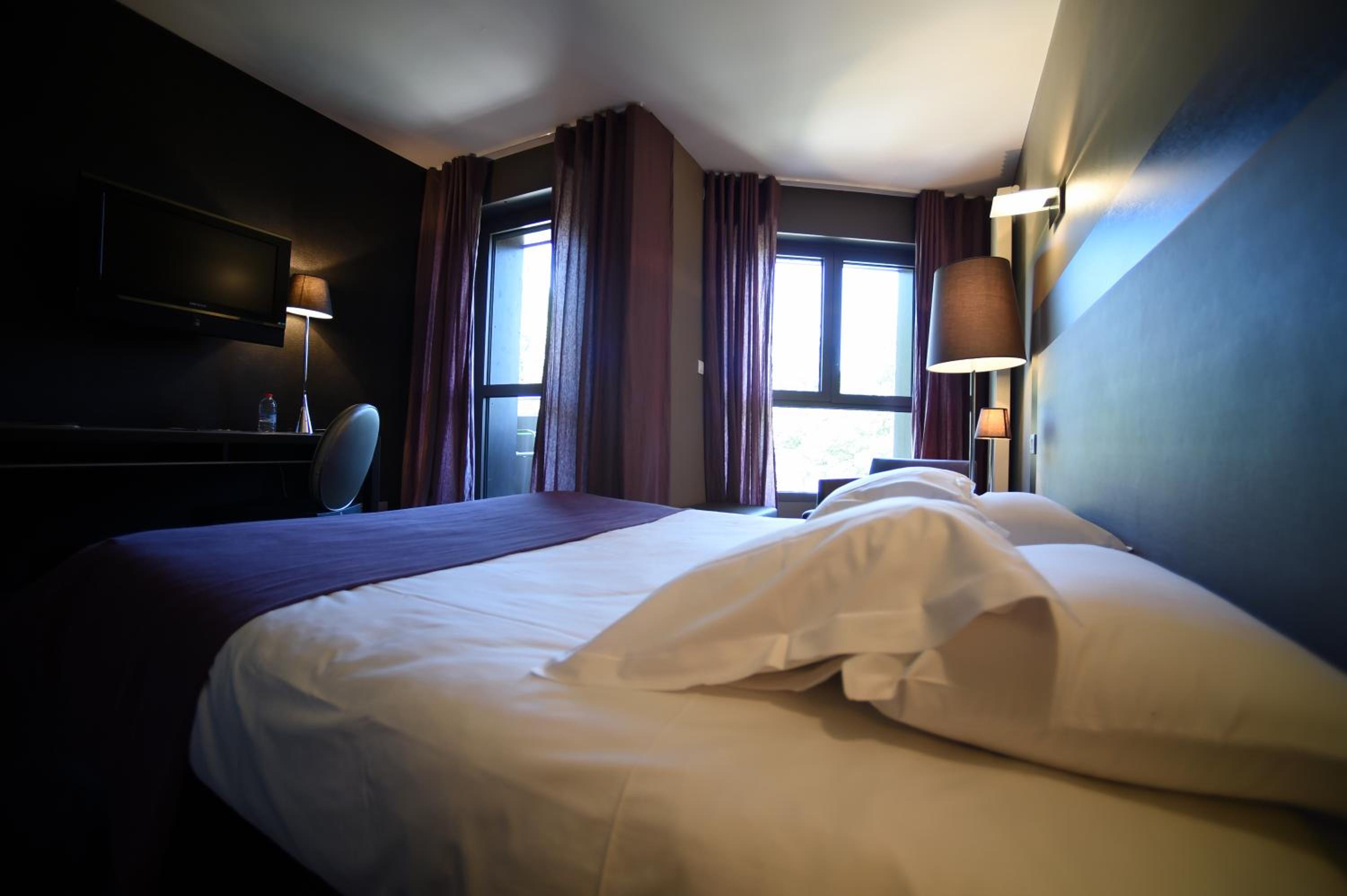 Superior Double Room with Lake View - Photo 2