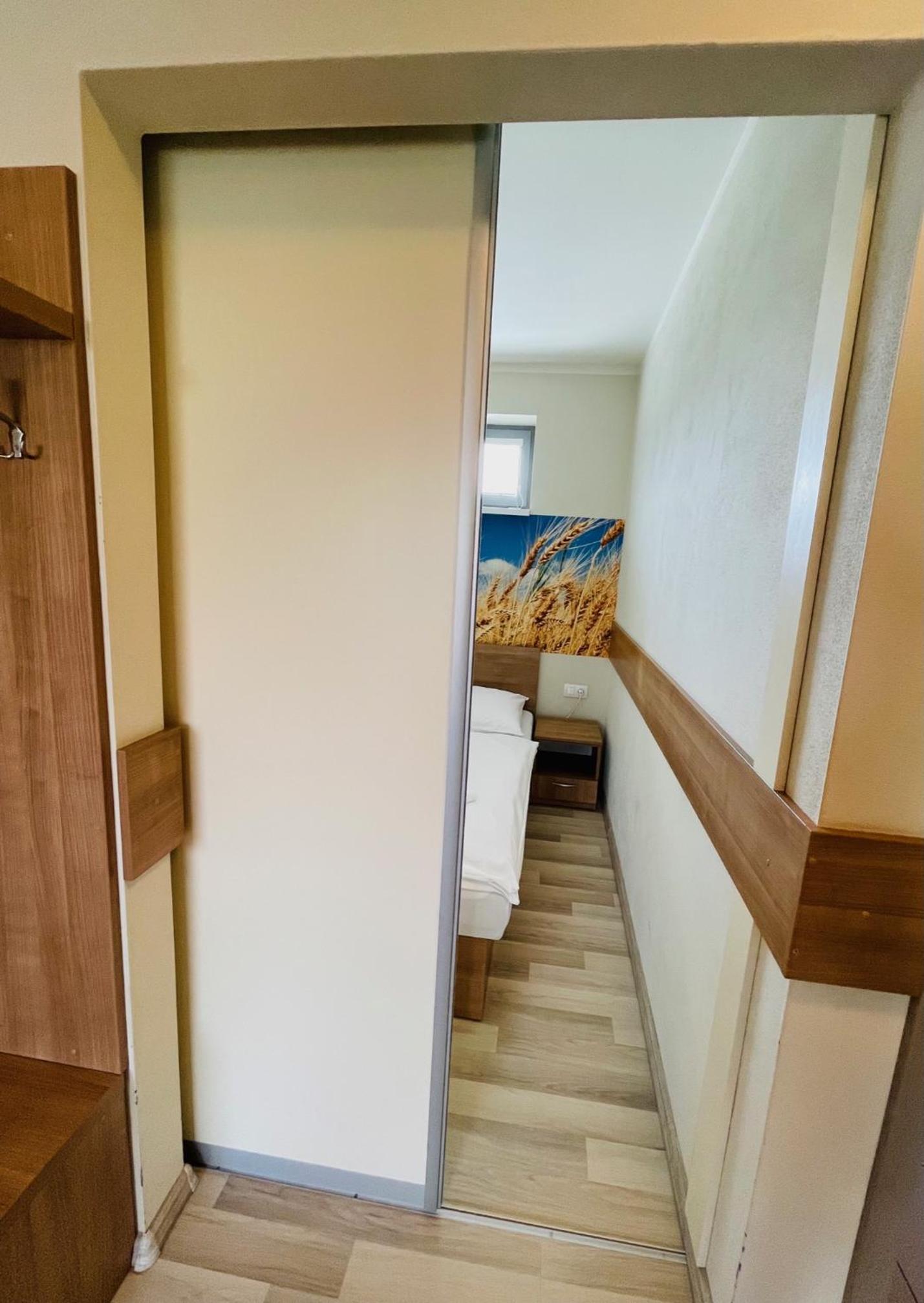 Studio Apartment - Photo 7