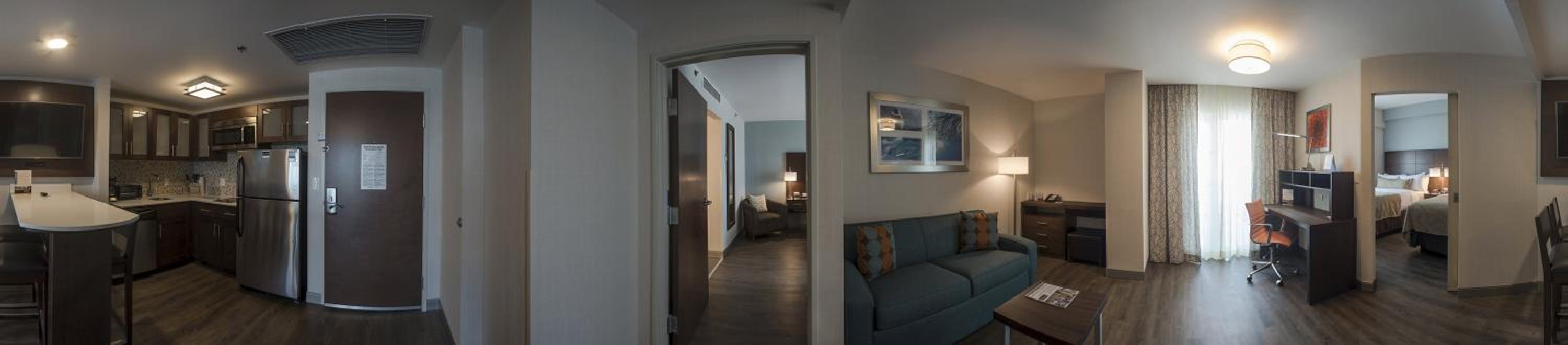 Two-Bedroom Suite photo 2