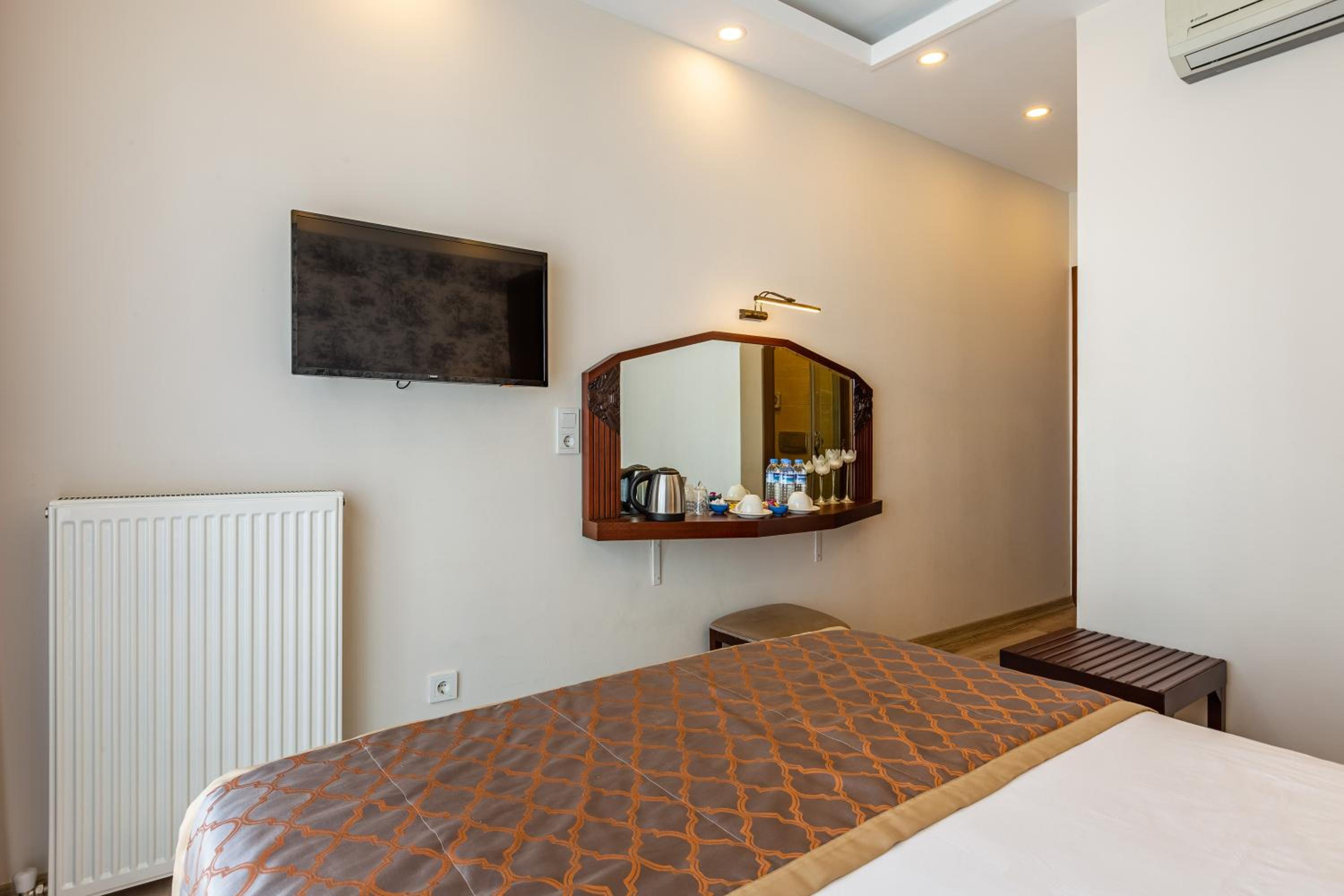 Standard Double Room photo 2