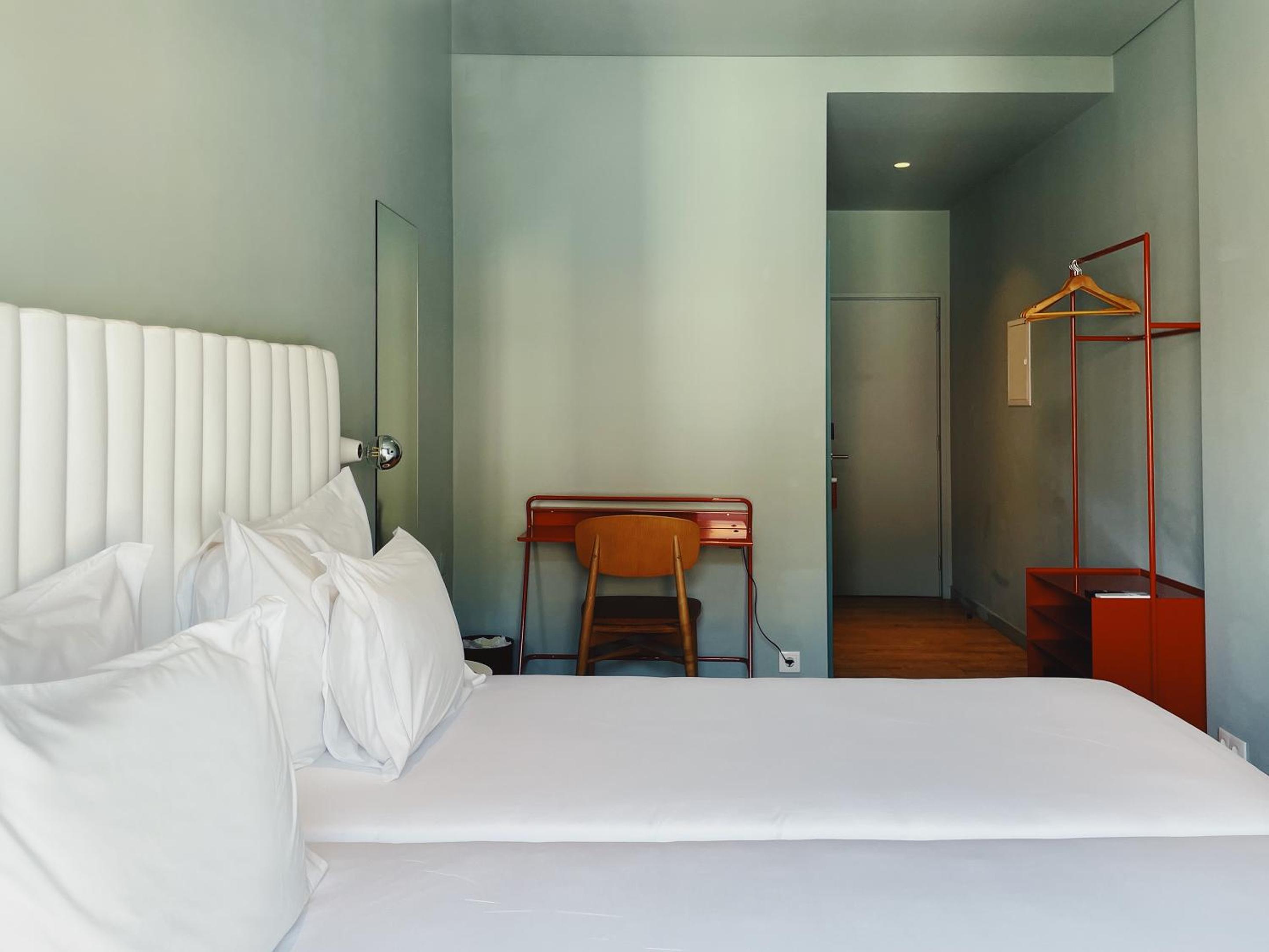 Superior Room with City View - Photo 2