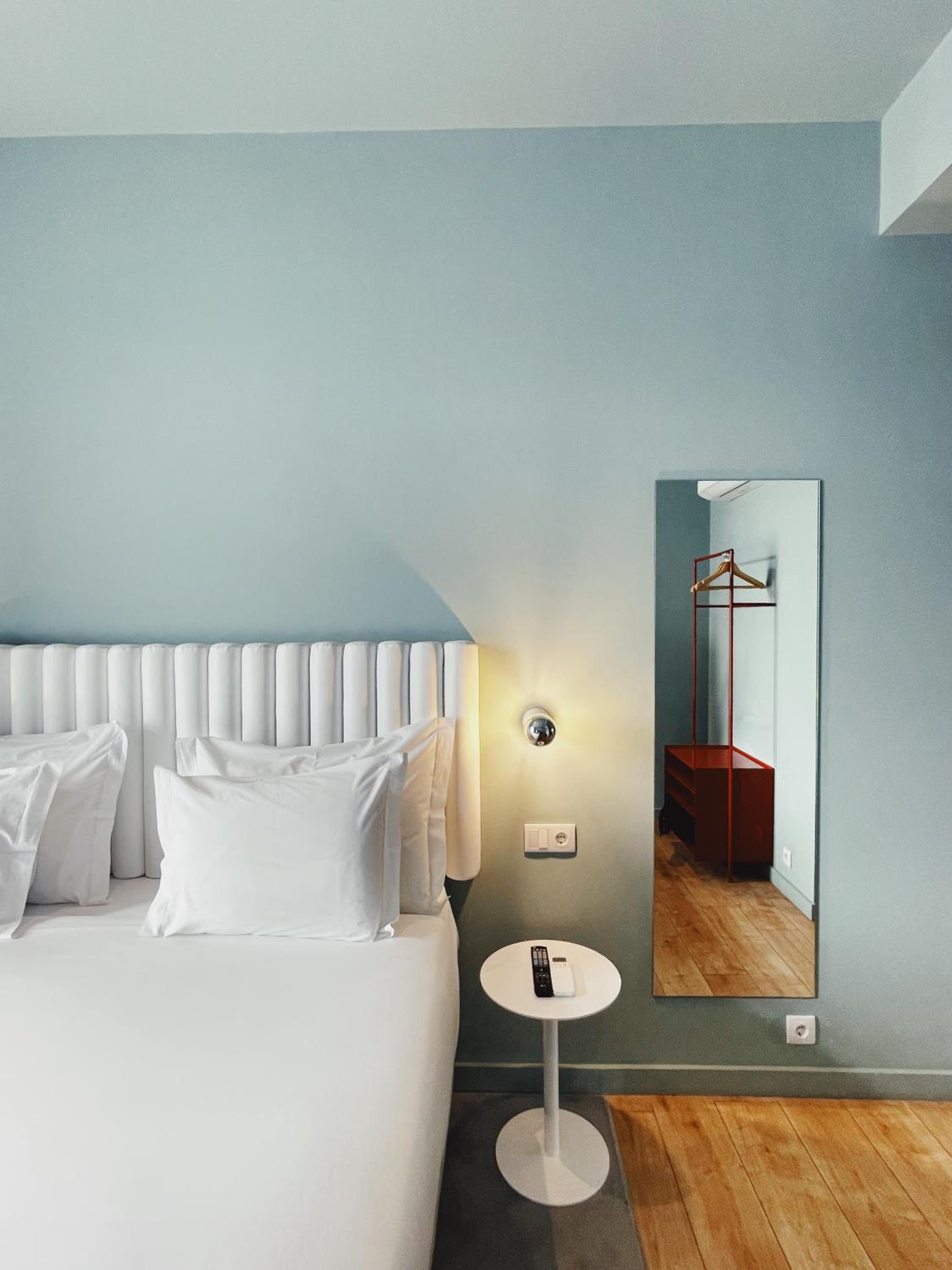 Superior Room with City View - Photo 10