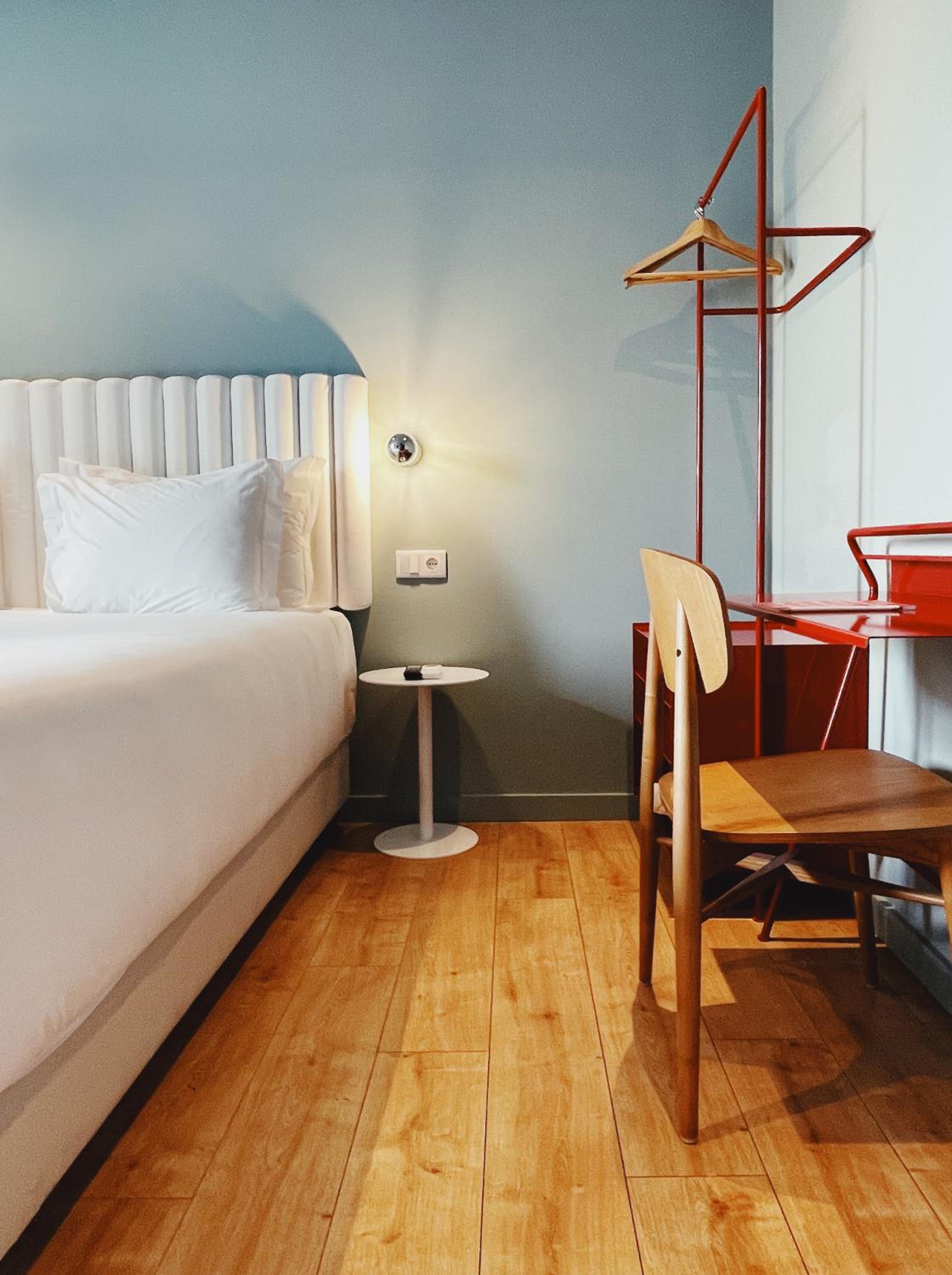Superior Room with City View - Photo 11