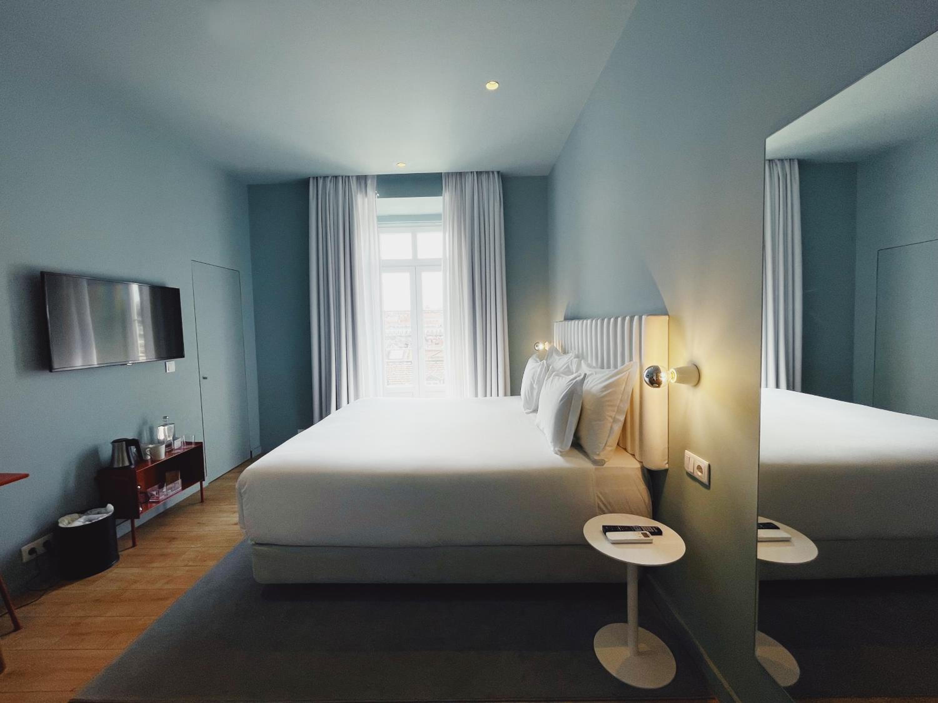 Superior Room with City View - Photo 1