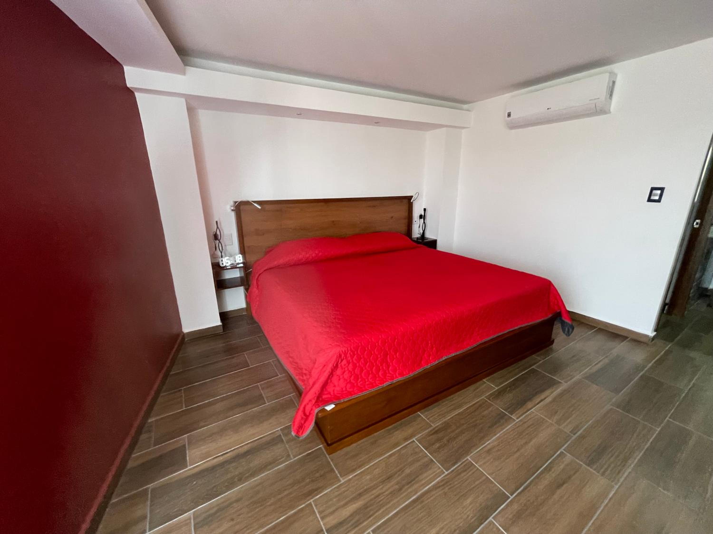 Deluxe Double Room - Photo 16