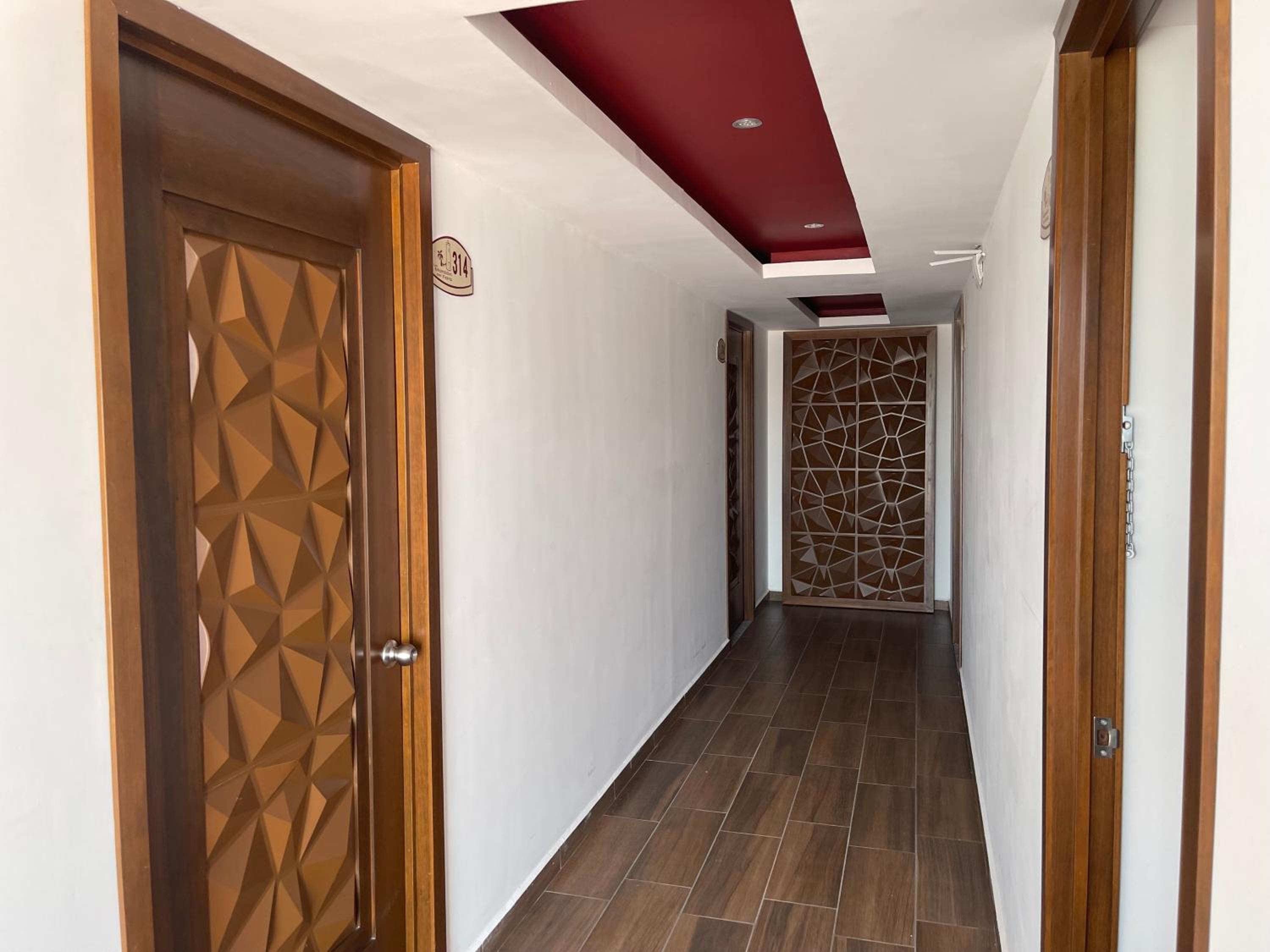 Deluxe Quadruple Room - Photo 2