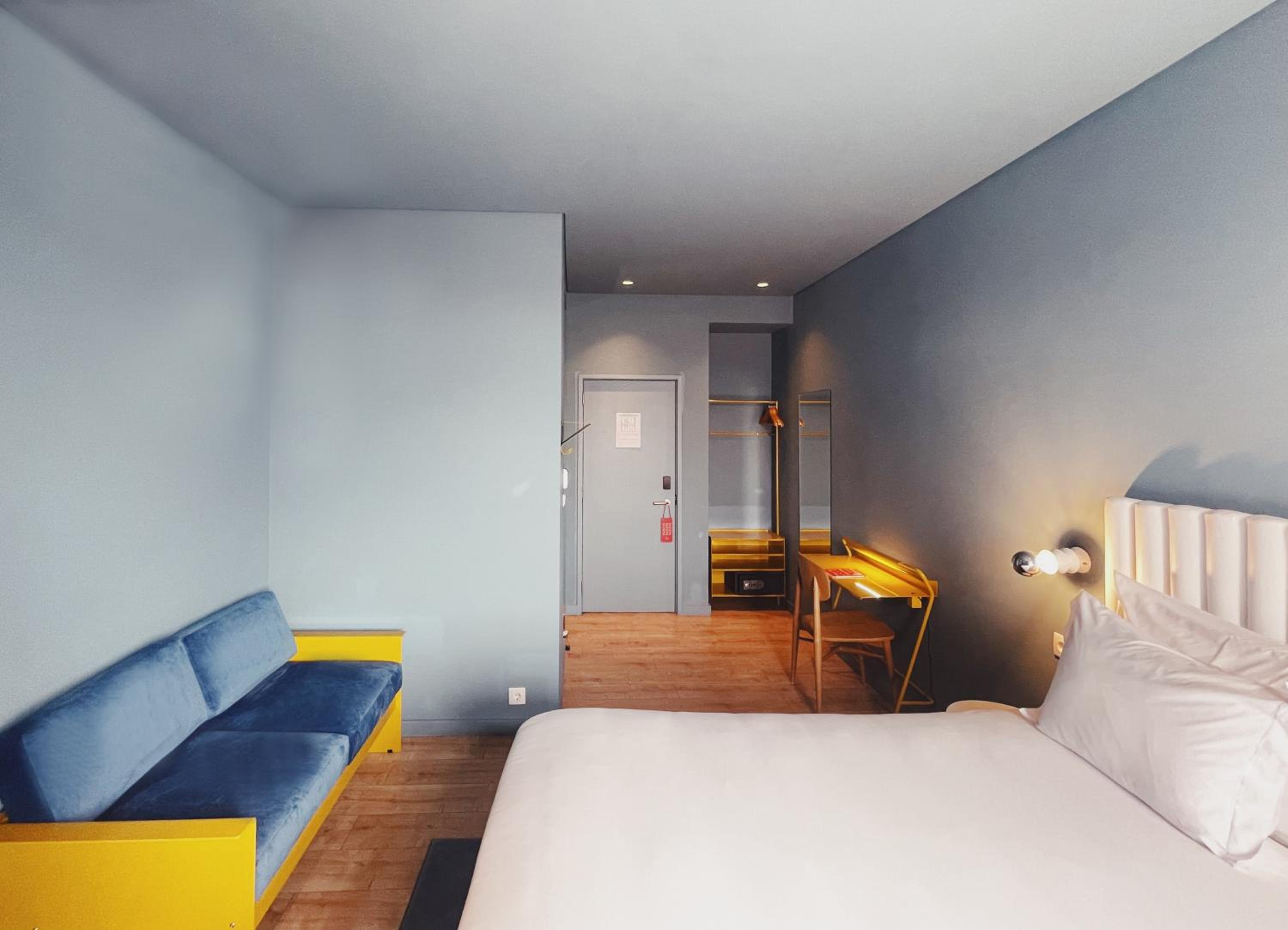 Premium Room with Balcony and River View - Photo 10