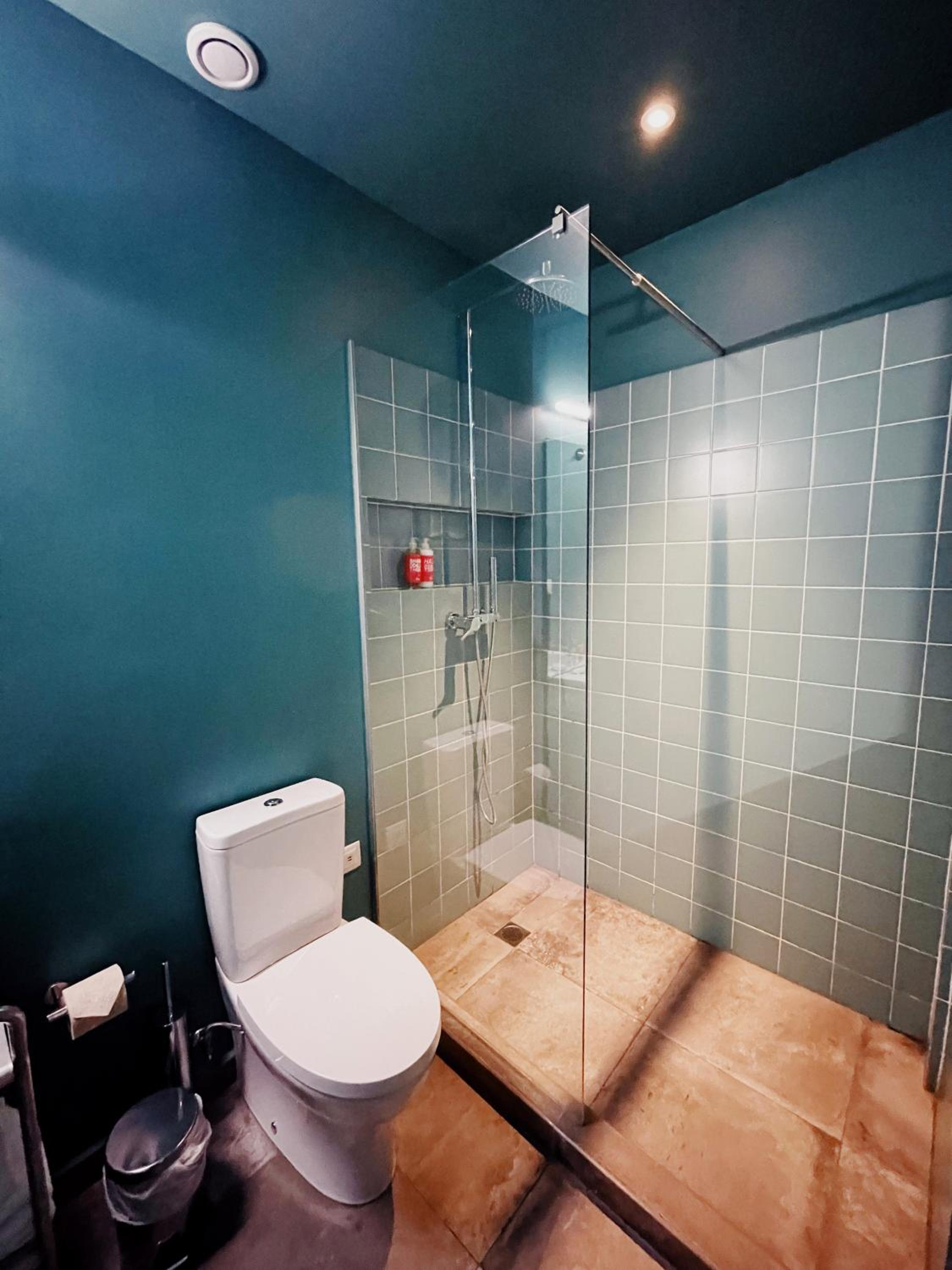 Premium Room with City View - Photo 8