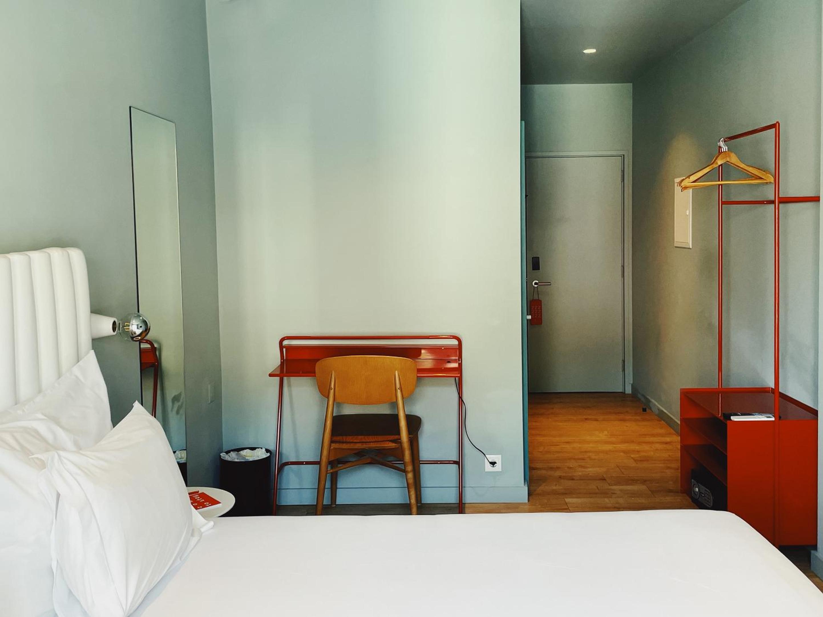 Superior Room with City View - Photo 22