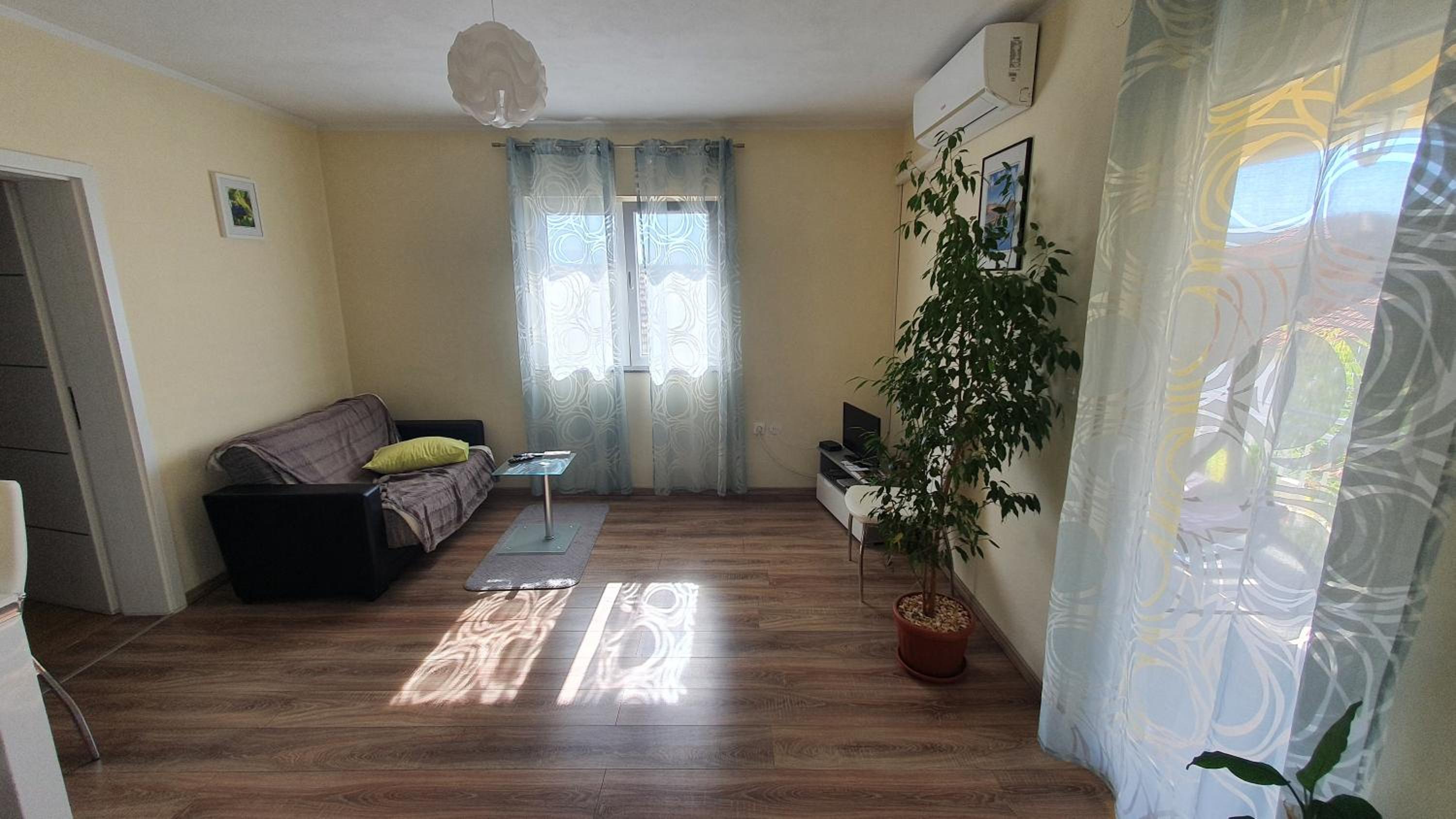 Apartment photo 1