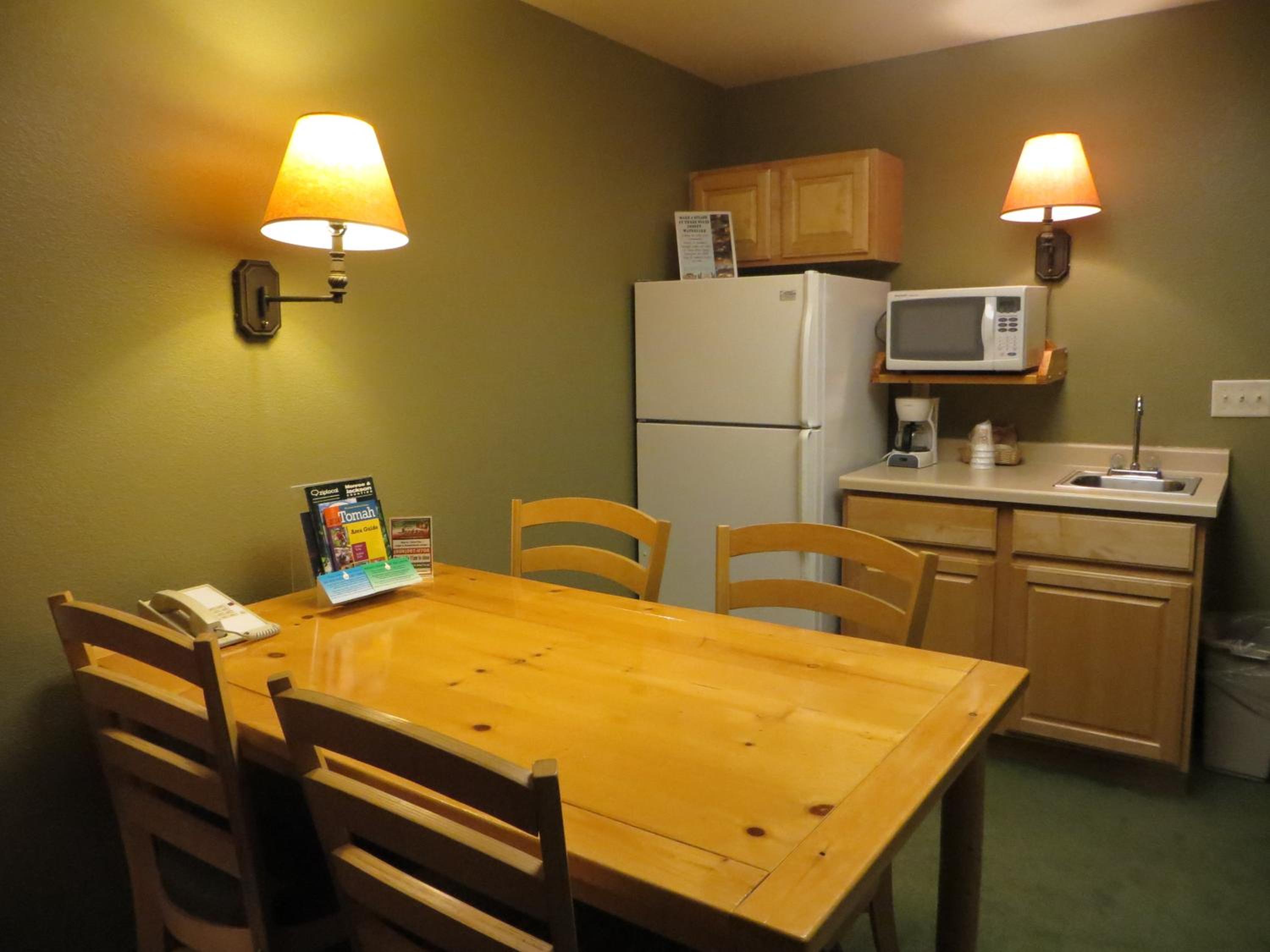 Deluxe King Suite photo 2