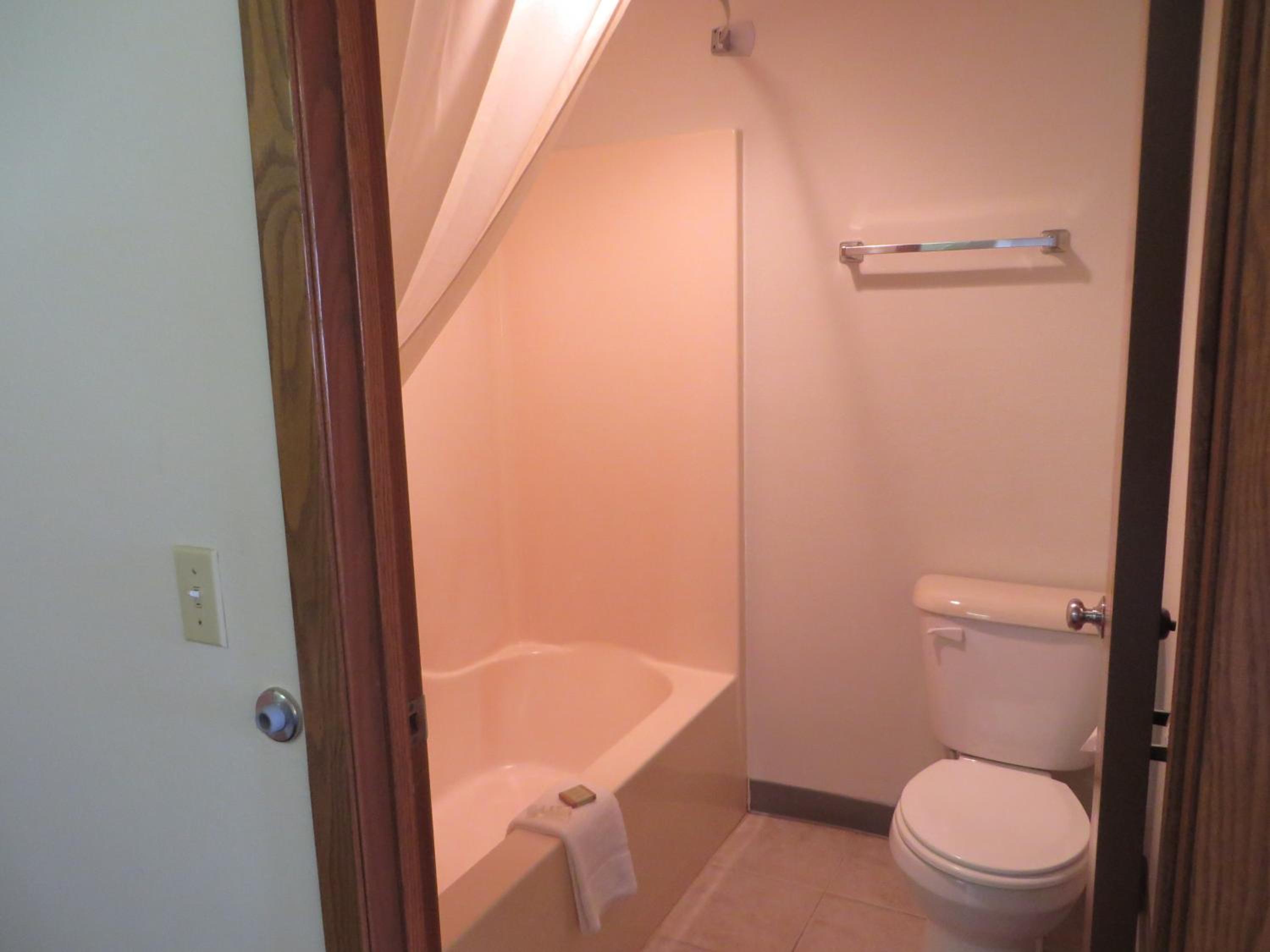 Deluxe Double Room with Two Double Beds - Non-Smoking - Photo 5
