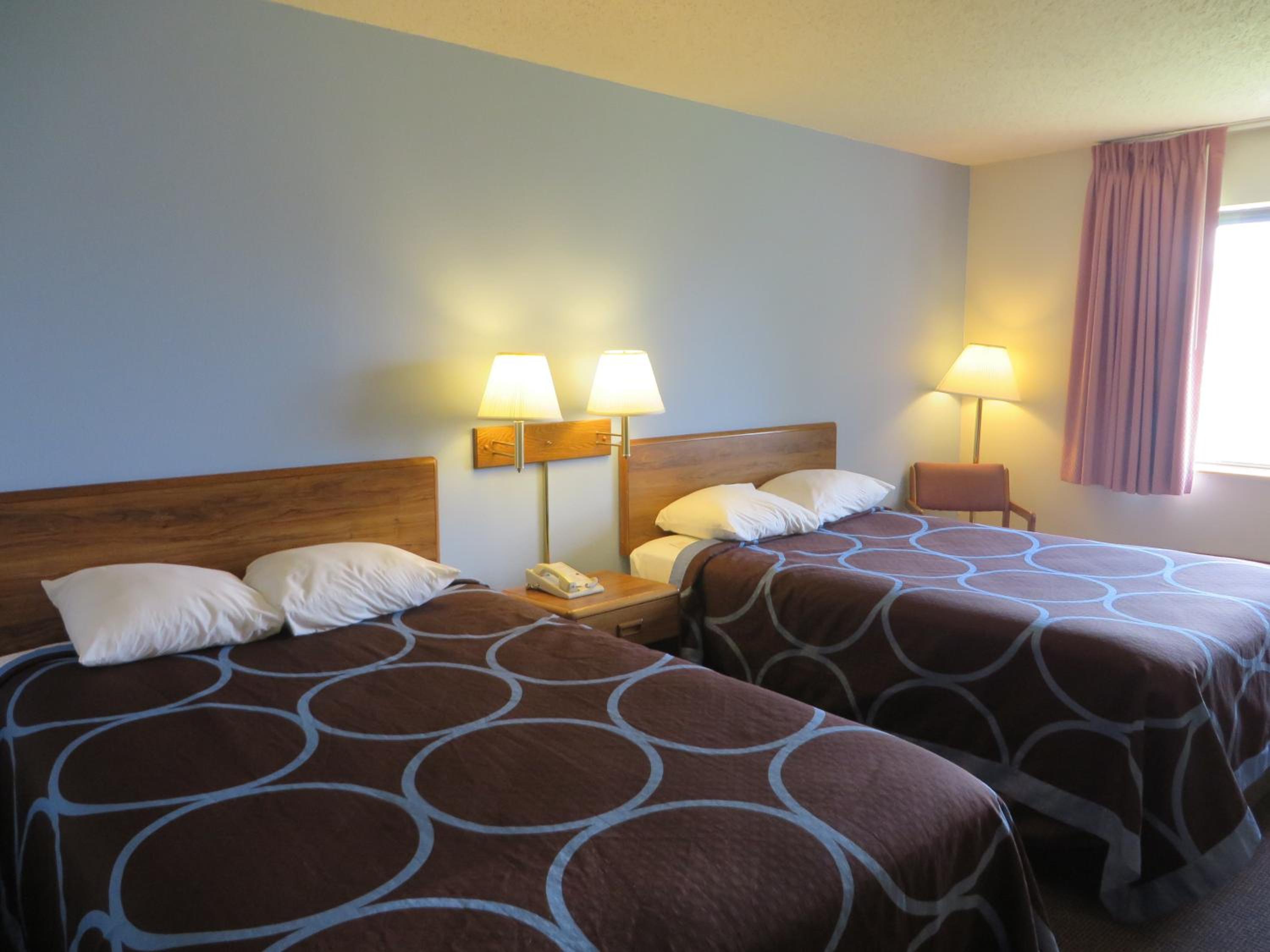 Deluxe Double Room with Two Double Beds - Non-Smoking - Photo 8