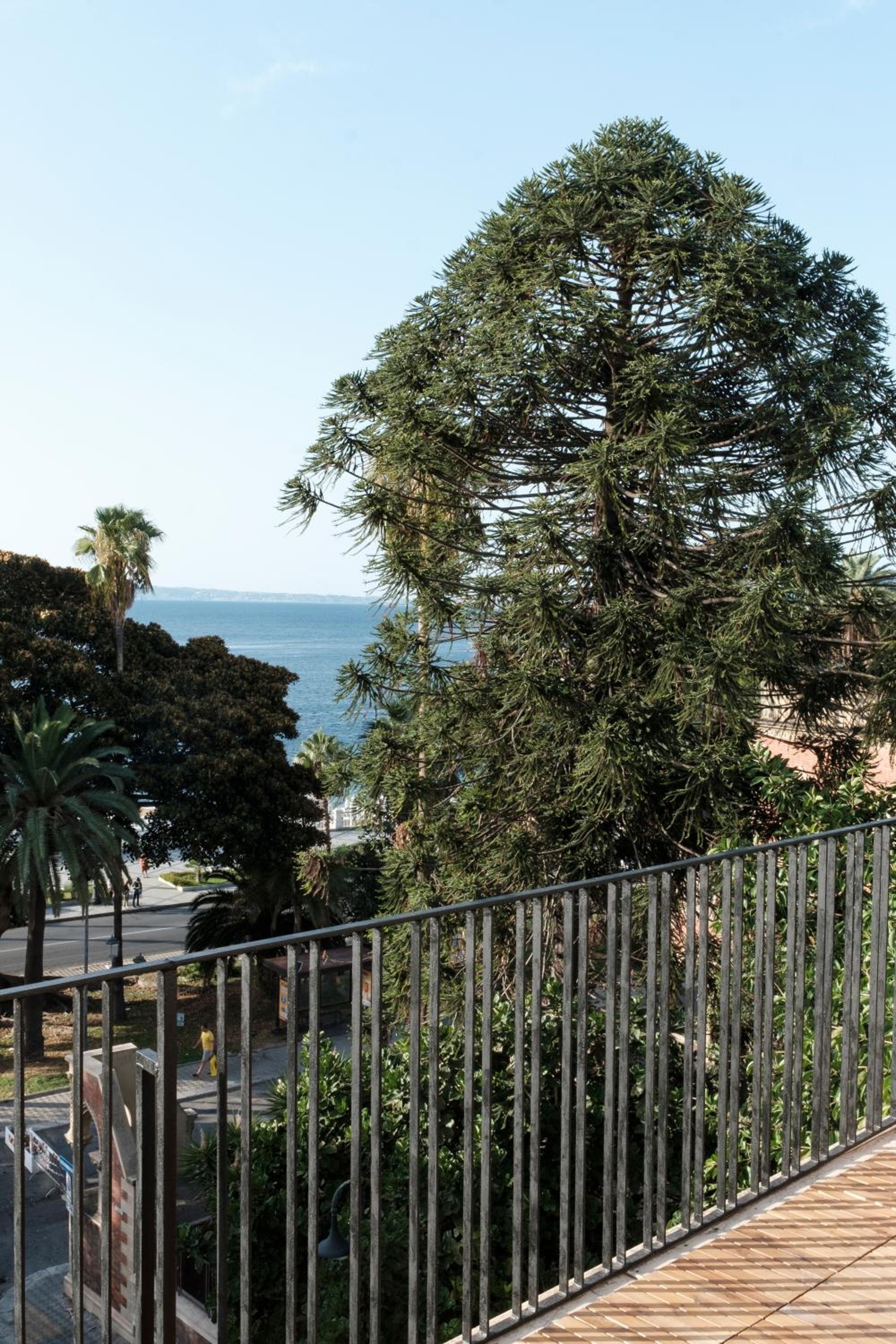 Deluxe Double Room with Sea View - Photo 3