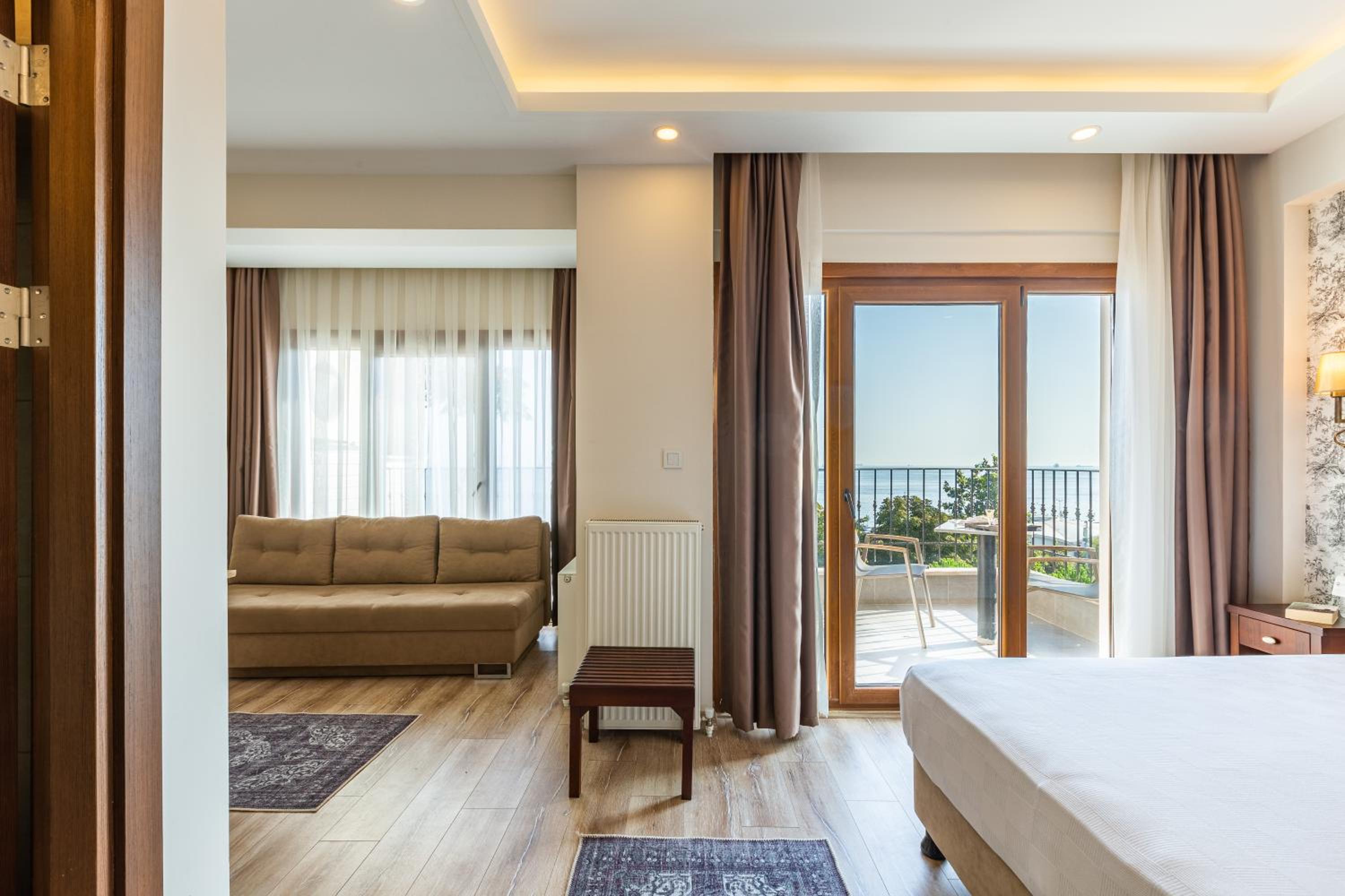 Superior Triple Room with Sea View photo 2