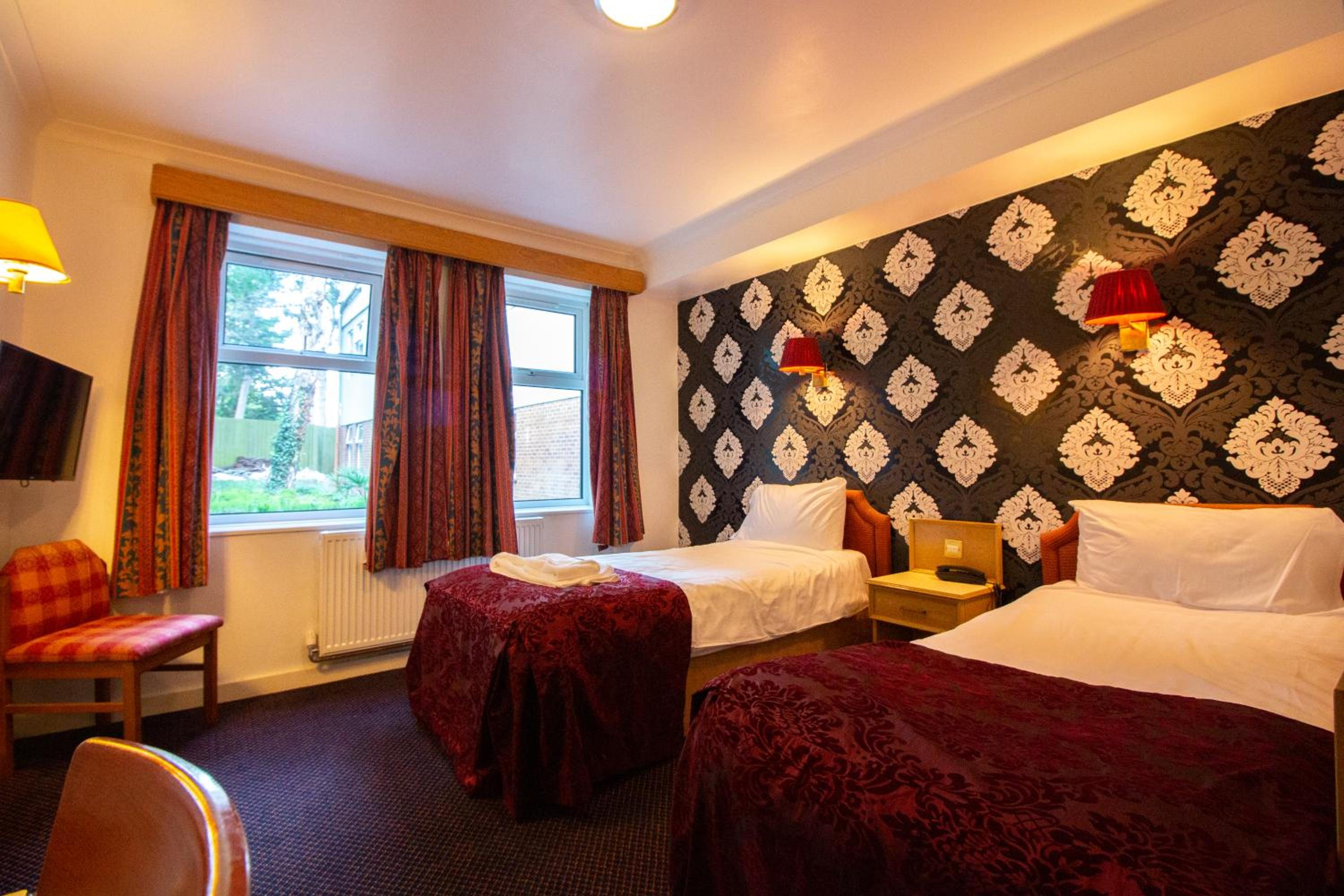 Twin Room - Photo 5