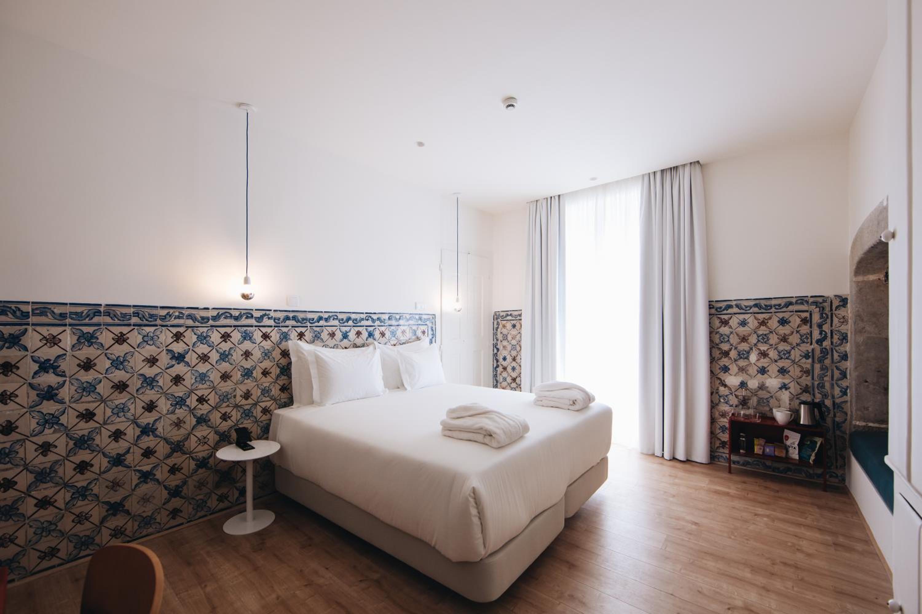 Premium Room with City View - Photo 11