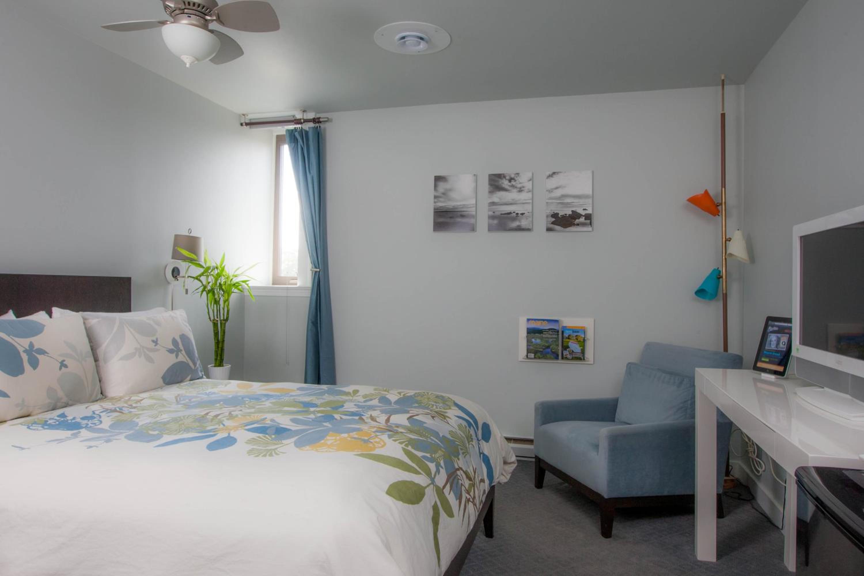 Queen Room photo 1