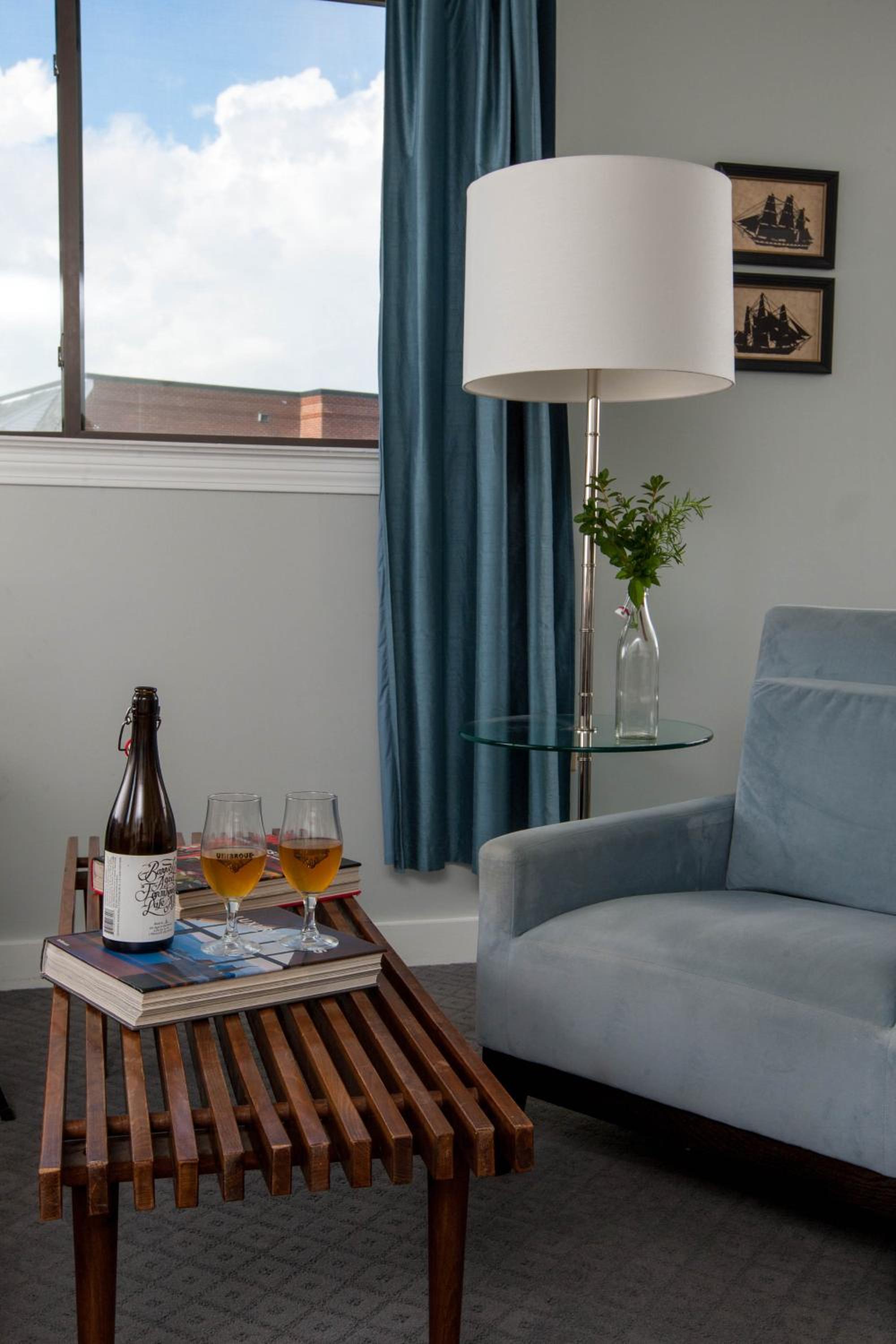 Deluxe King Room photo 2