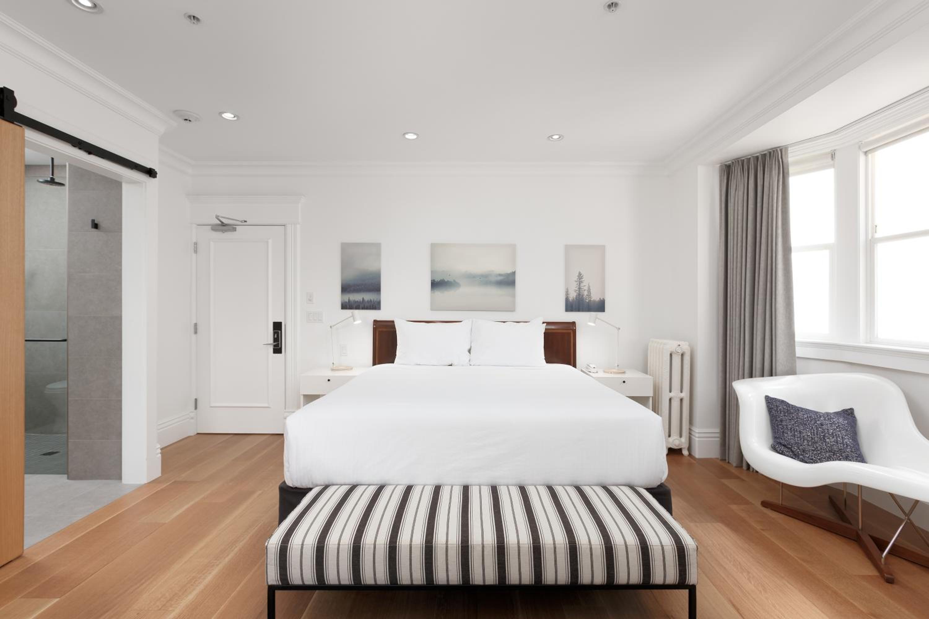 Legacy King Room - Photo 14