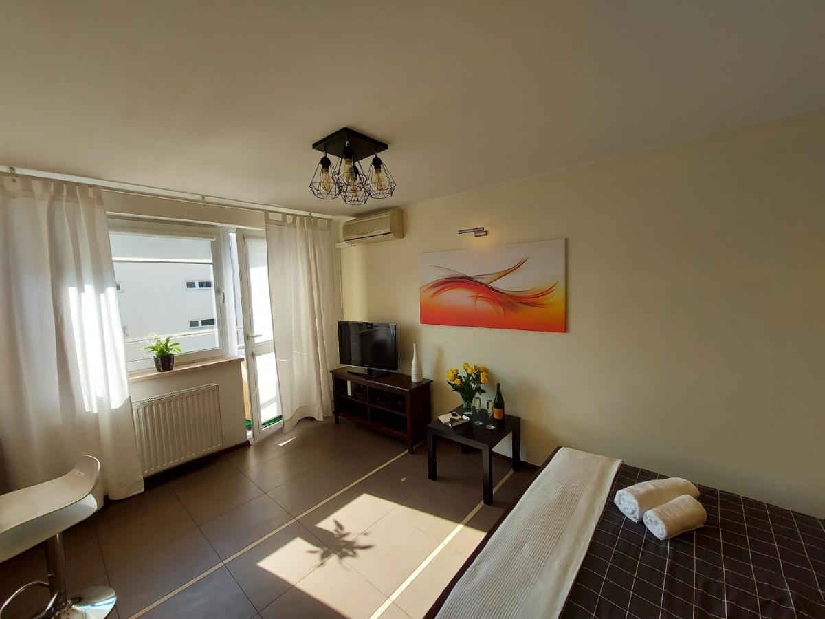 One-Bedroom Apartment - Photo 11