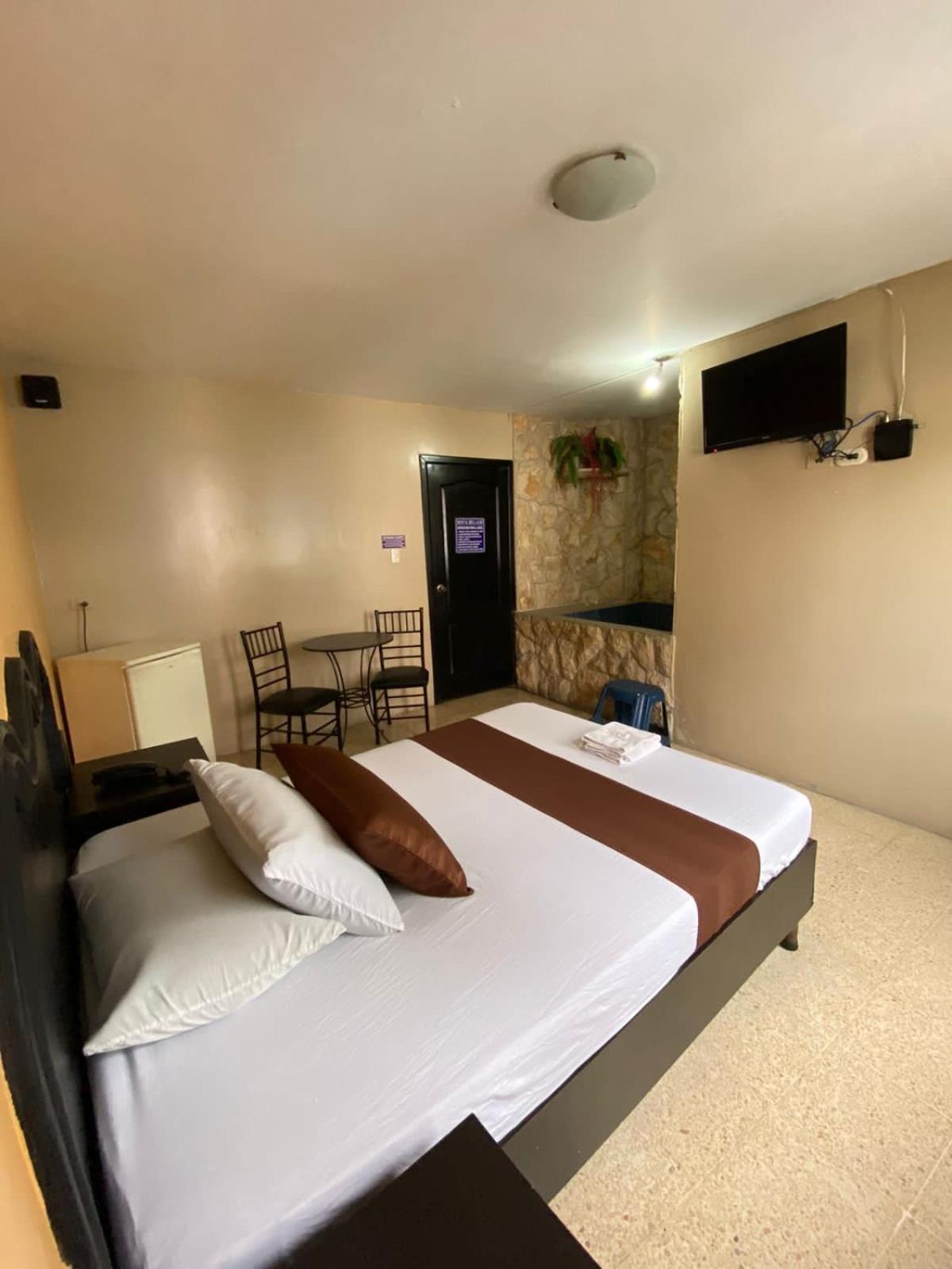 Suite with Spa Bath photo 2