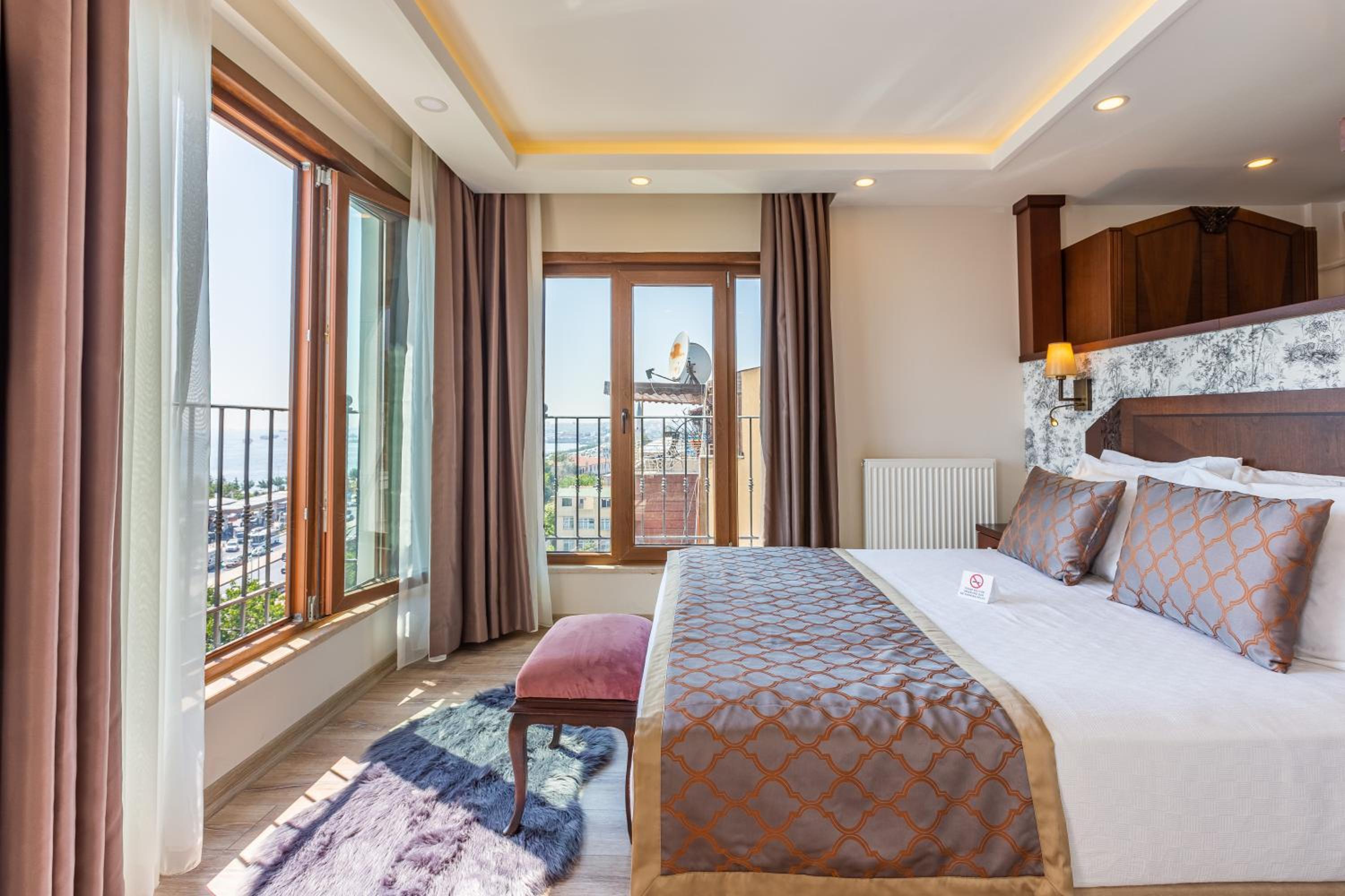 Deluxe Double Room with Sea View photo 3