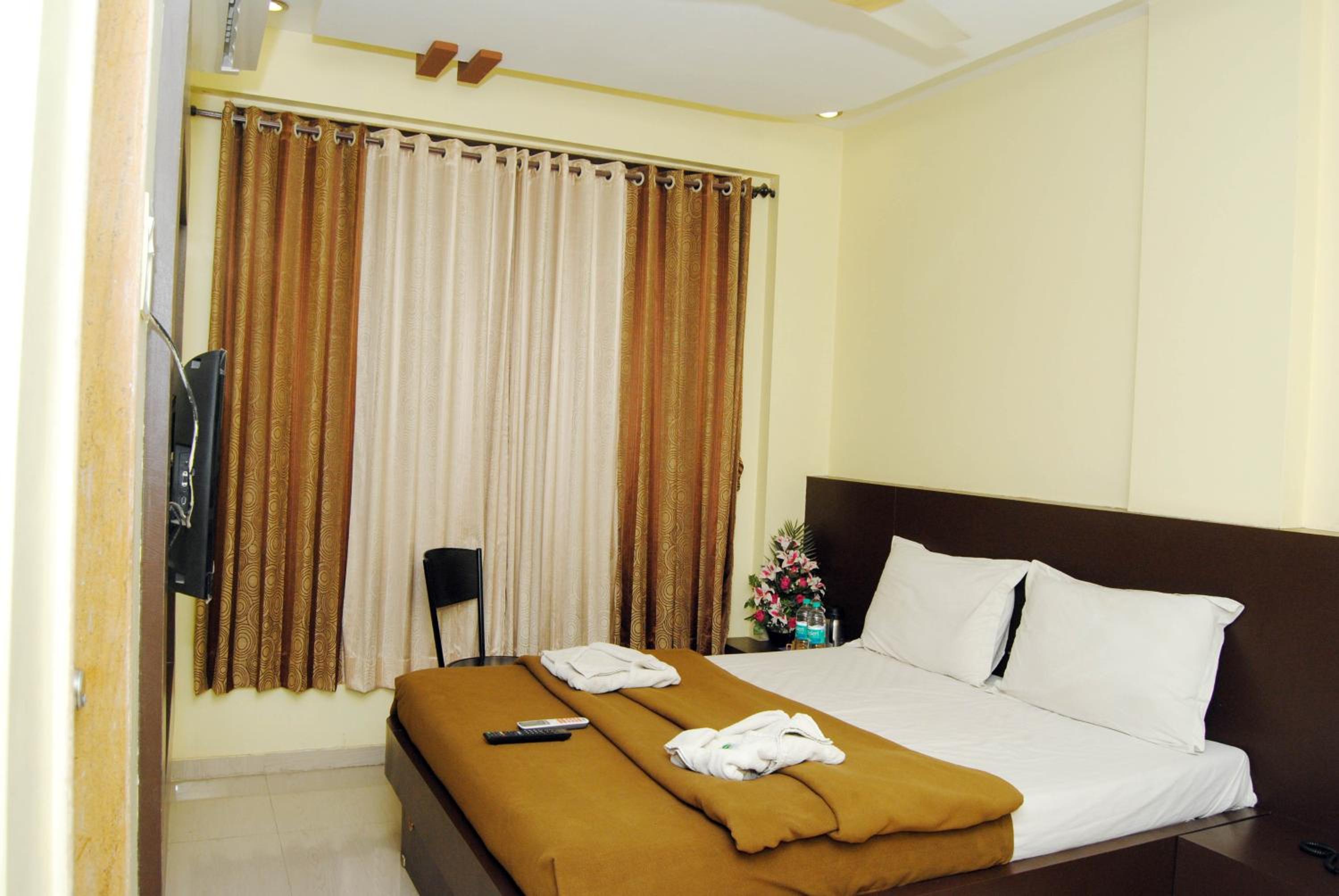 Standard Double Room with Fan photo 1