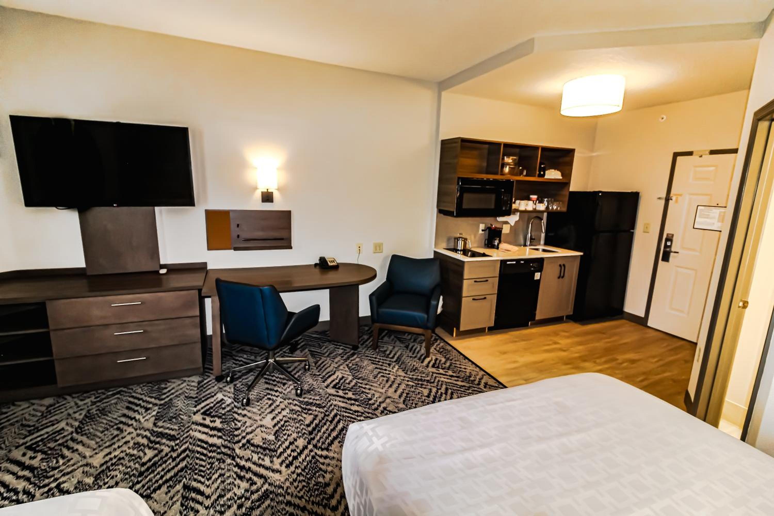 Studio Suite with Two Double Beds - Photo 2